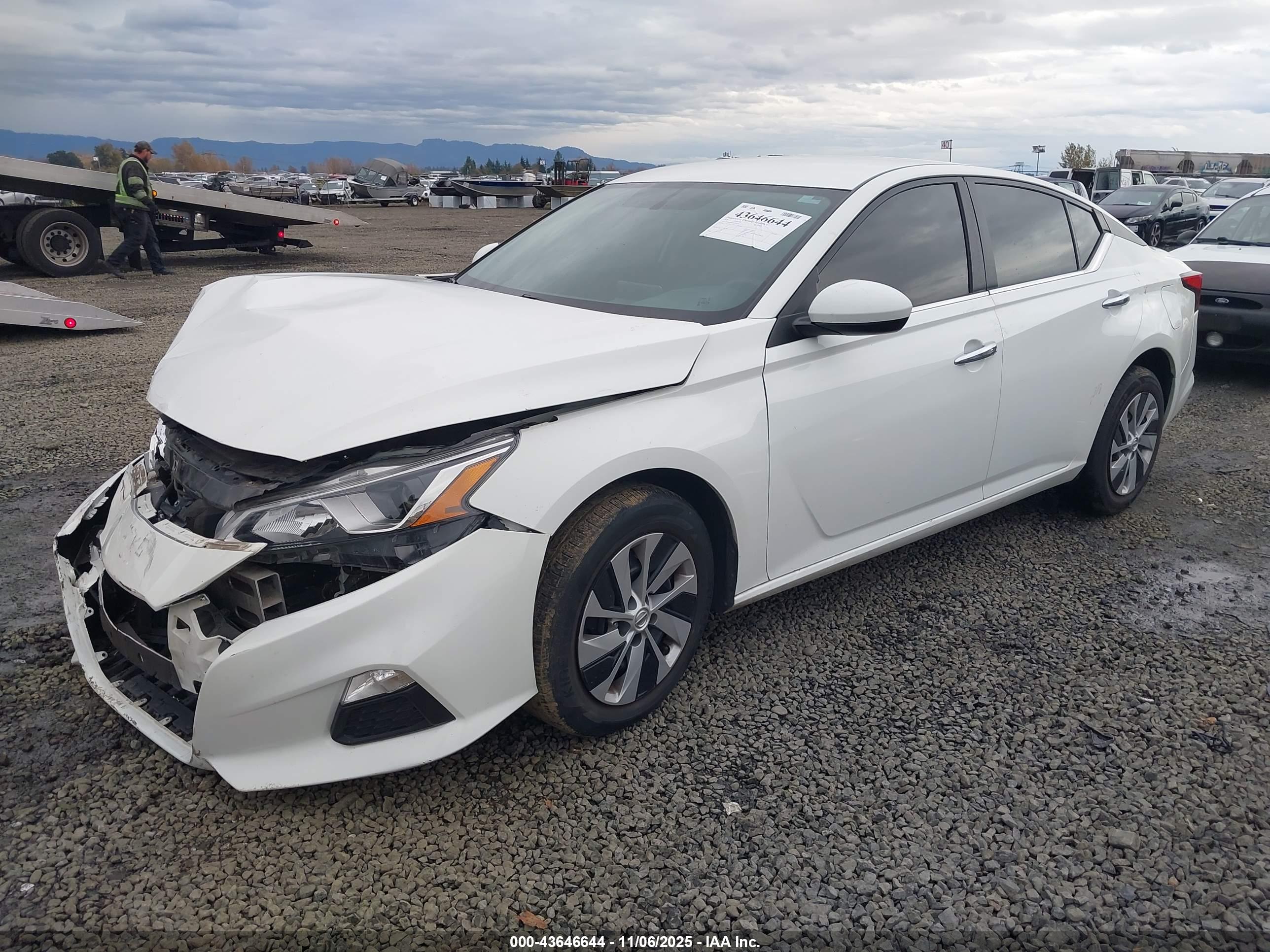 NISSAN ALTIMA image 2