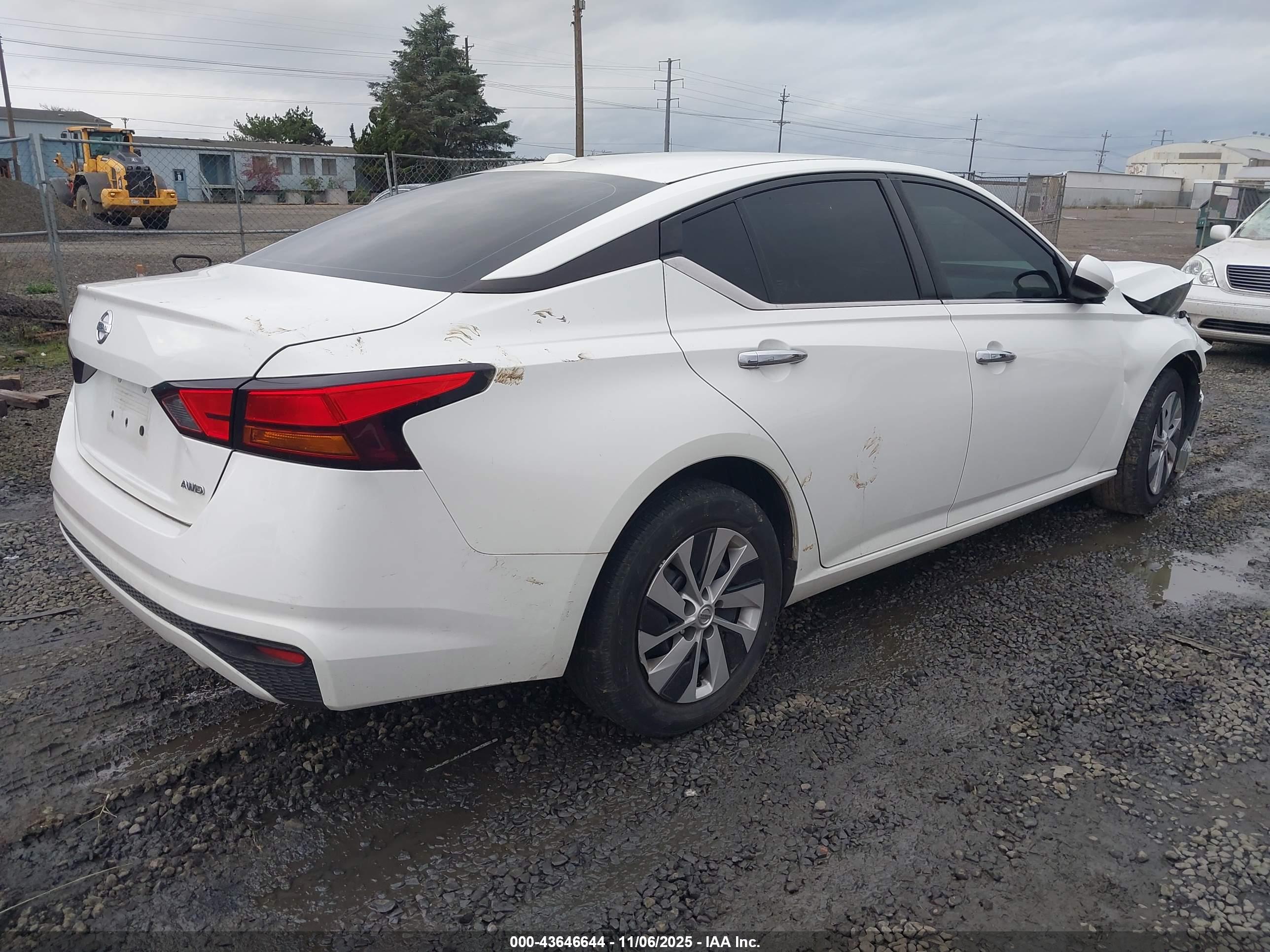 NISSAN ALTIMA image 4