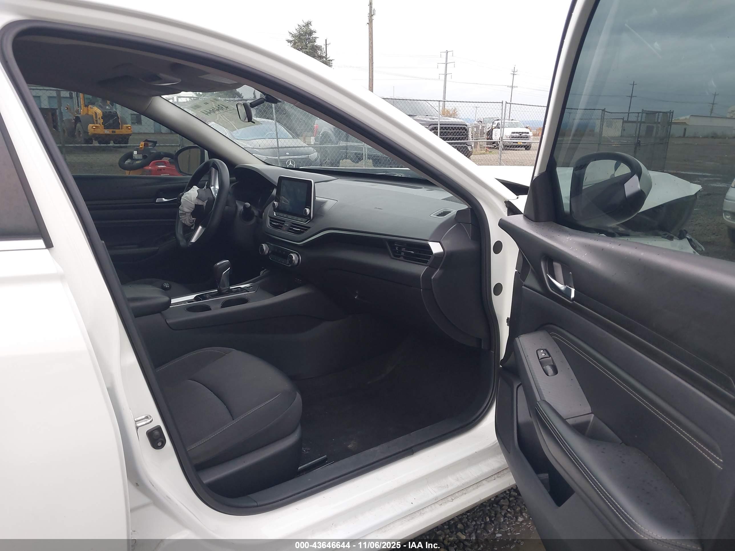 NISSAN ALTIMA image 5