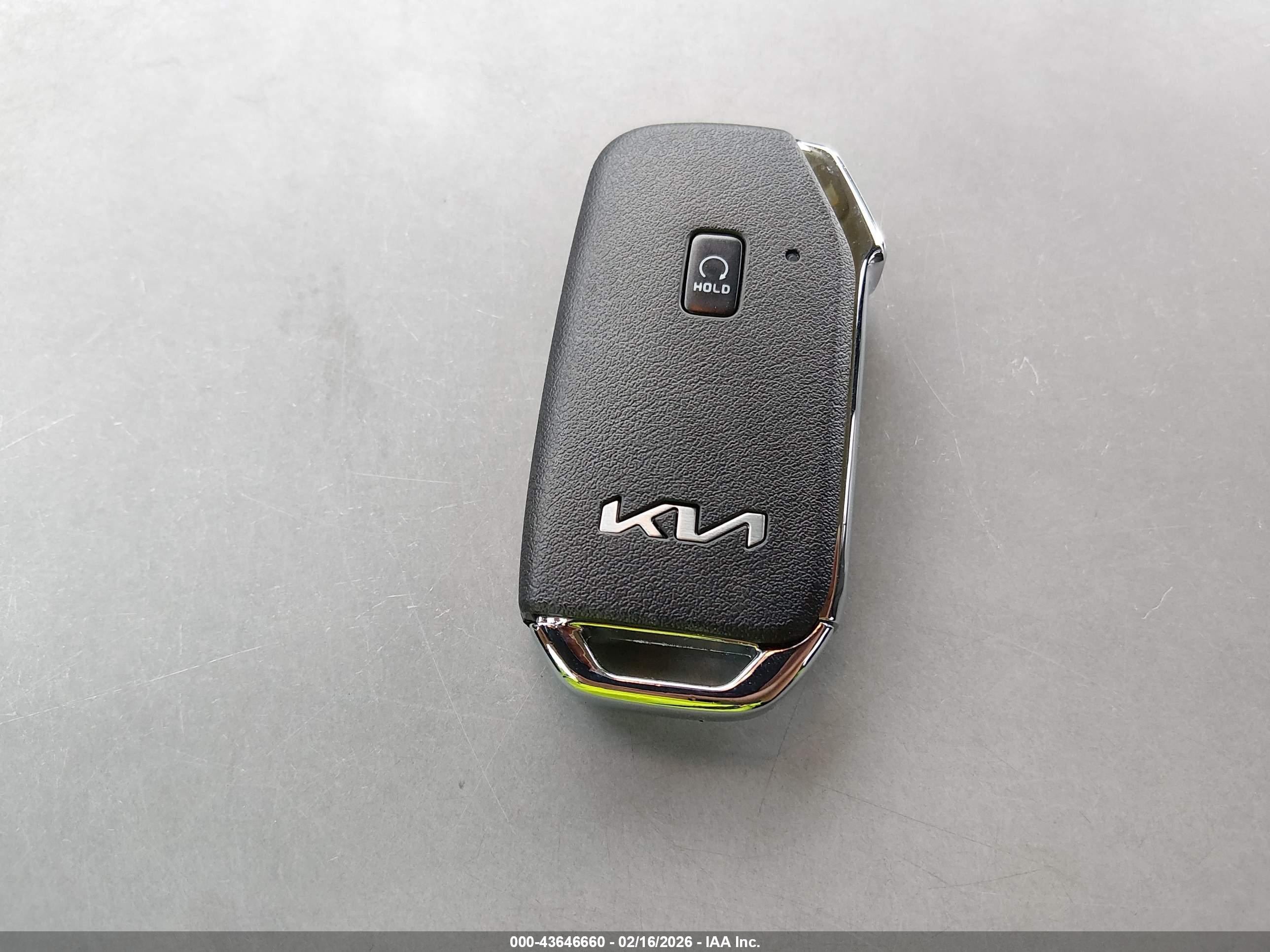 KIA K5 image 11