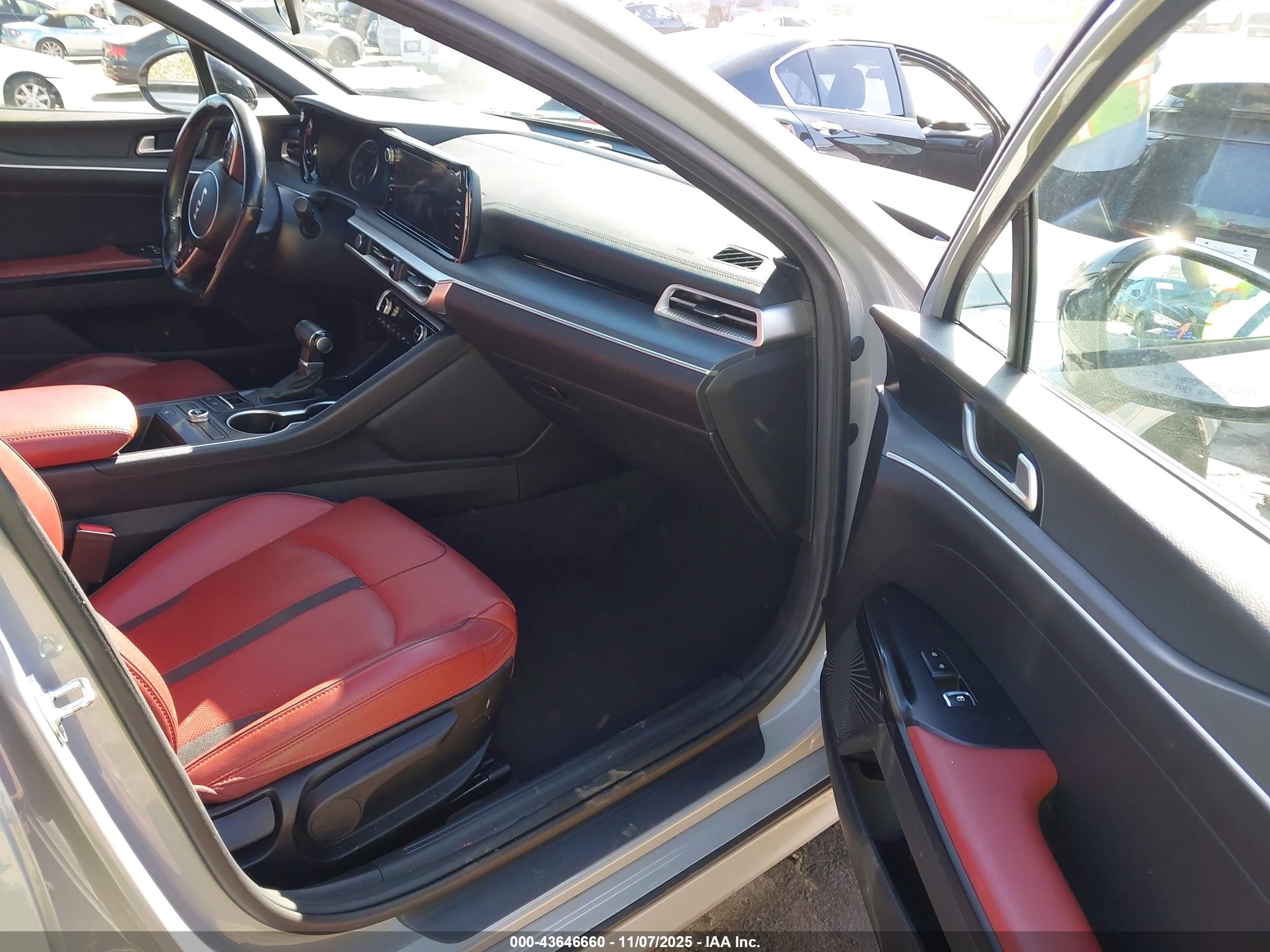 KIA K5 image 5
