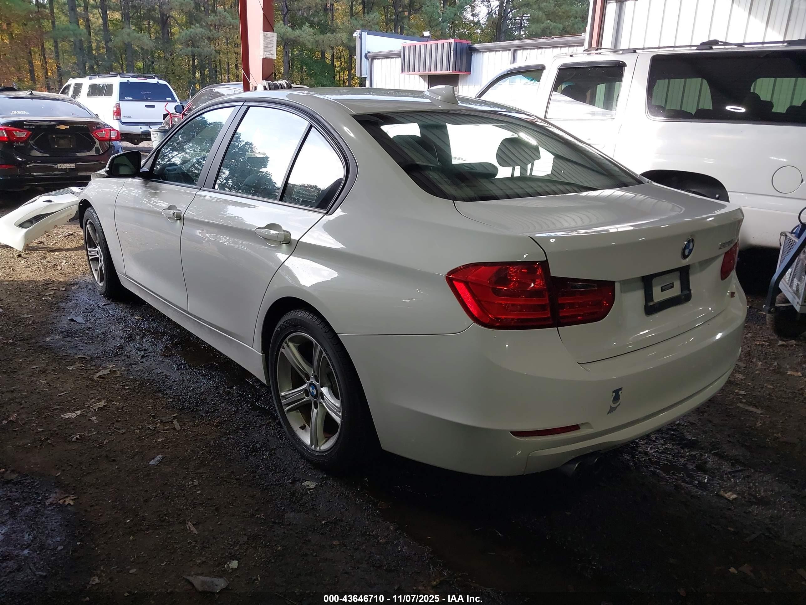 BMW 328I image 3