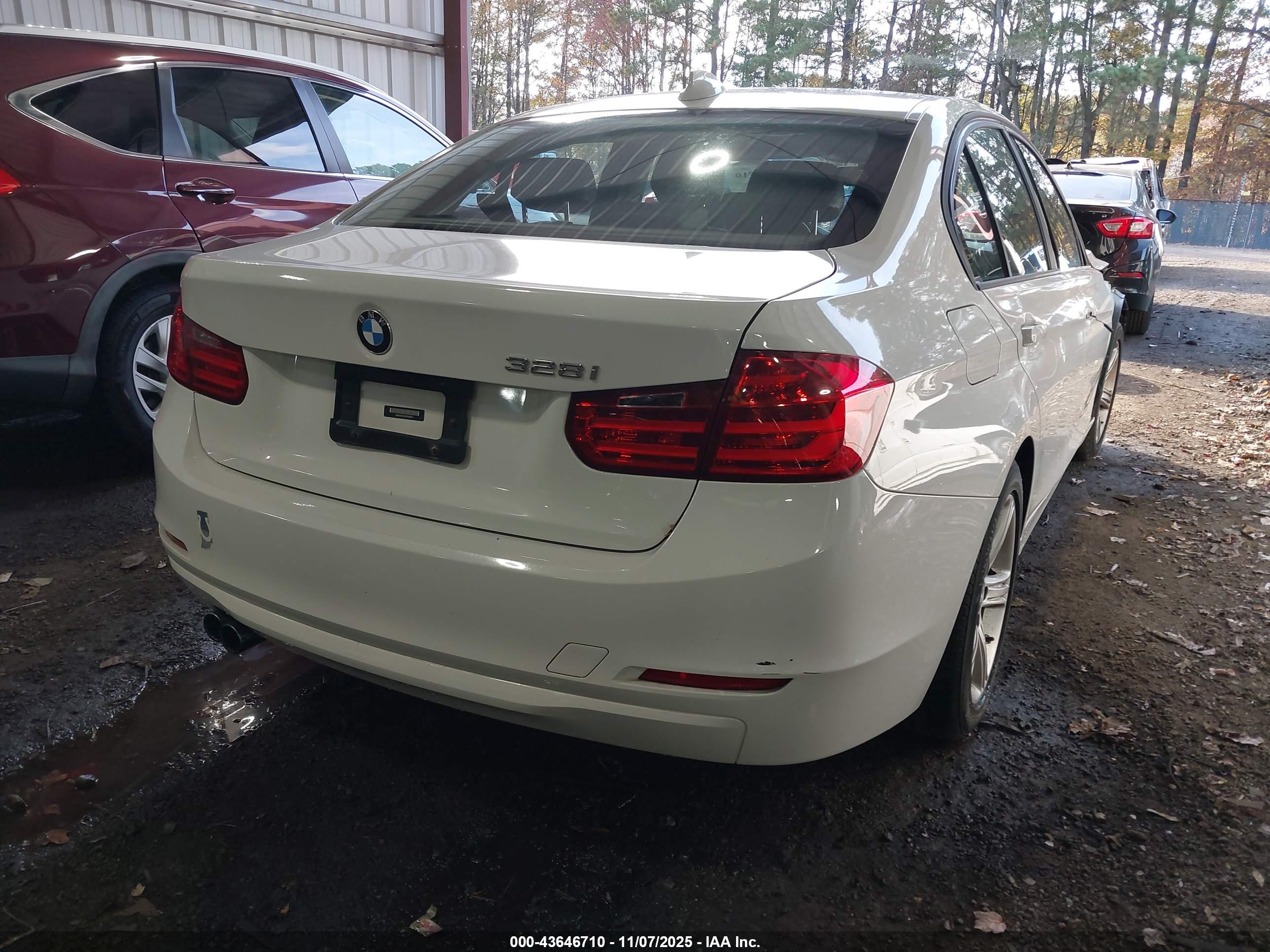BMW 328I image 4