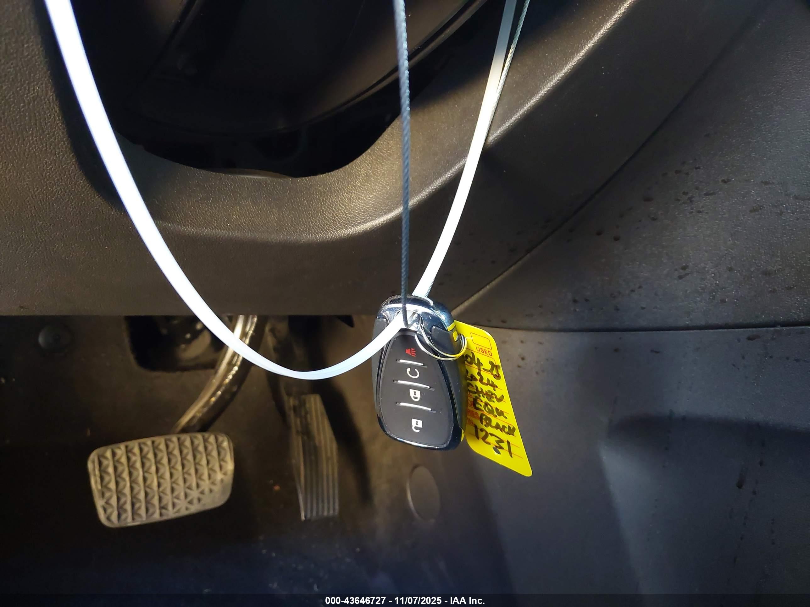 CHEVROLET EQUINOX image 11