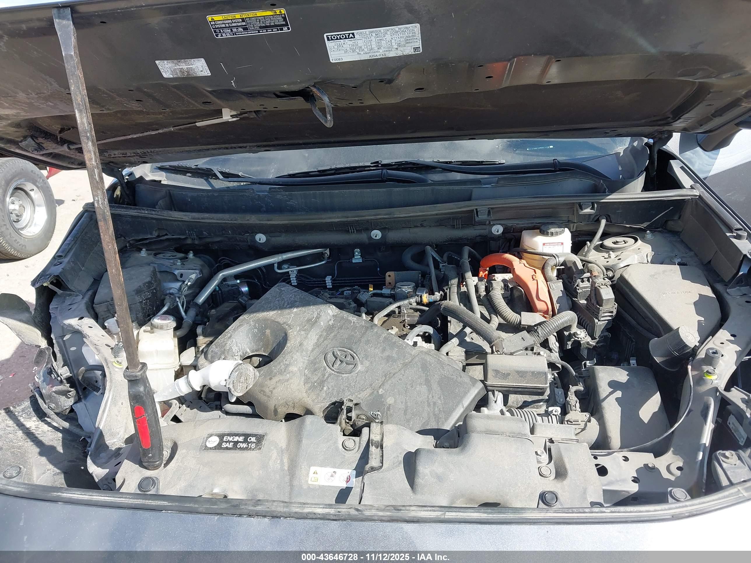TOYOTA RAV4 image 10