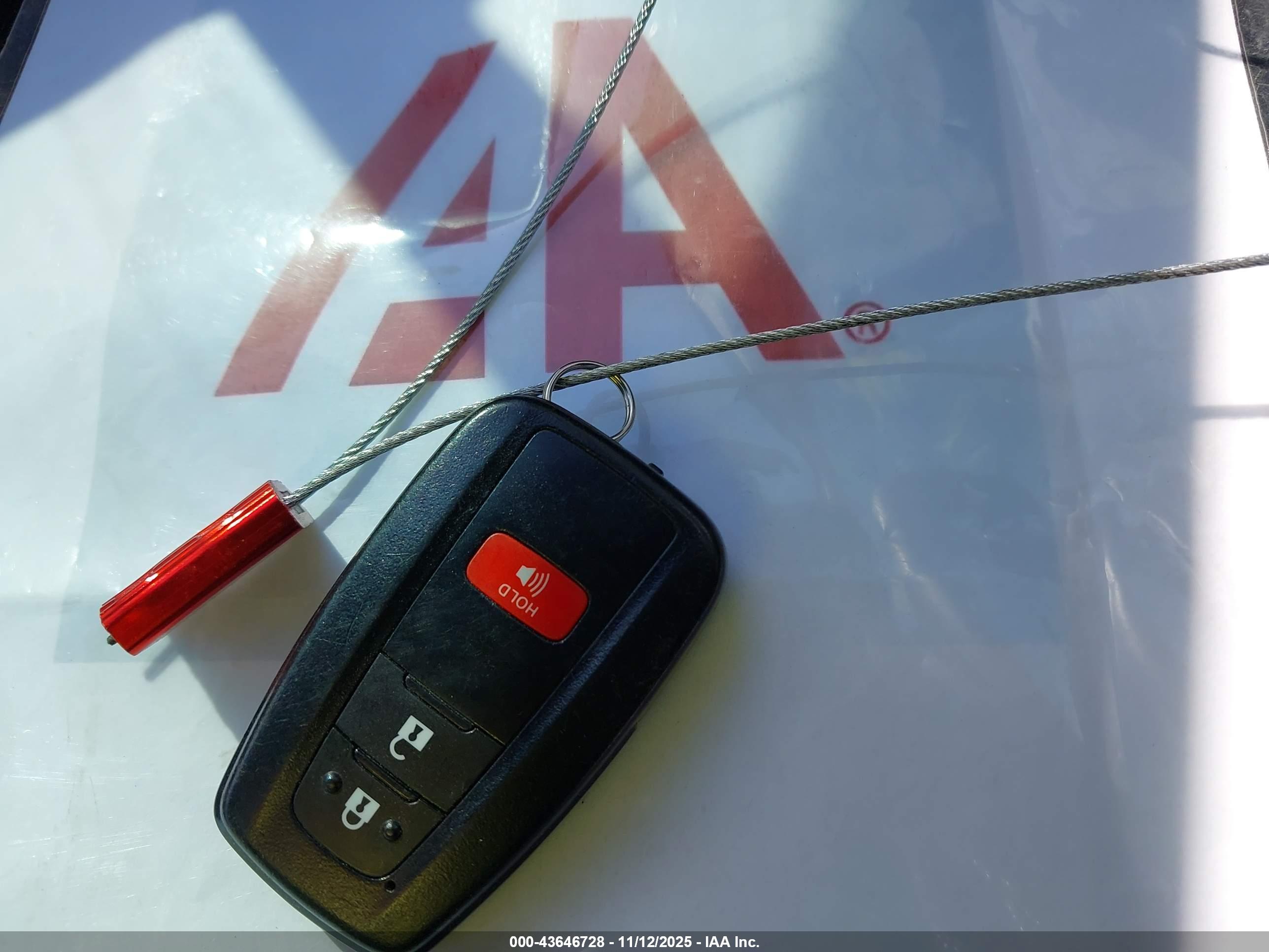 TOYOTA RAV4 image 11