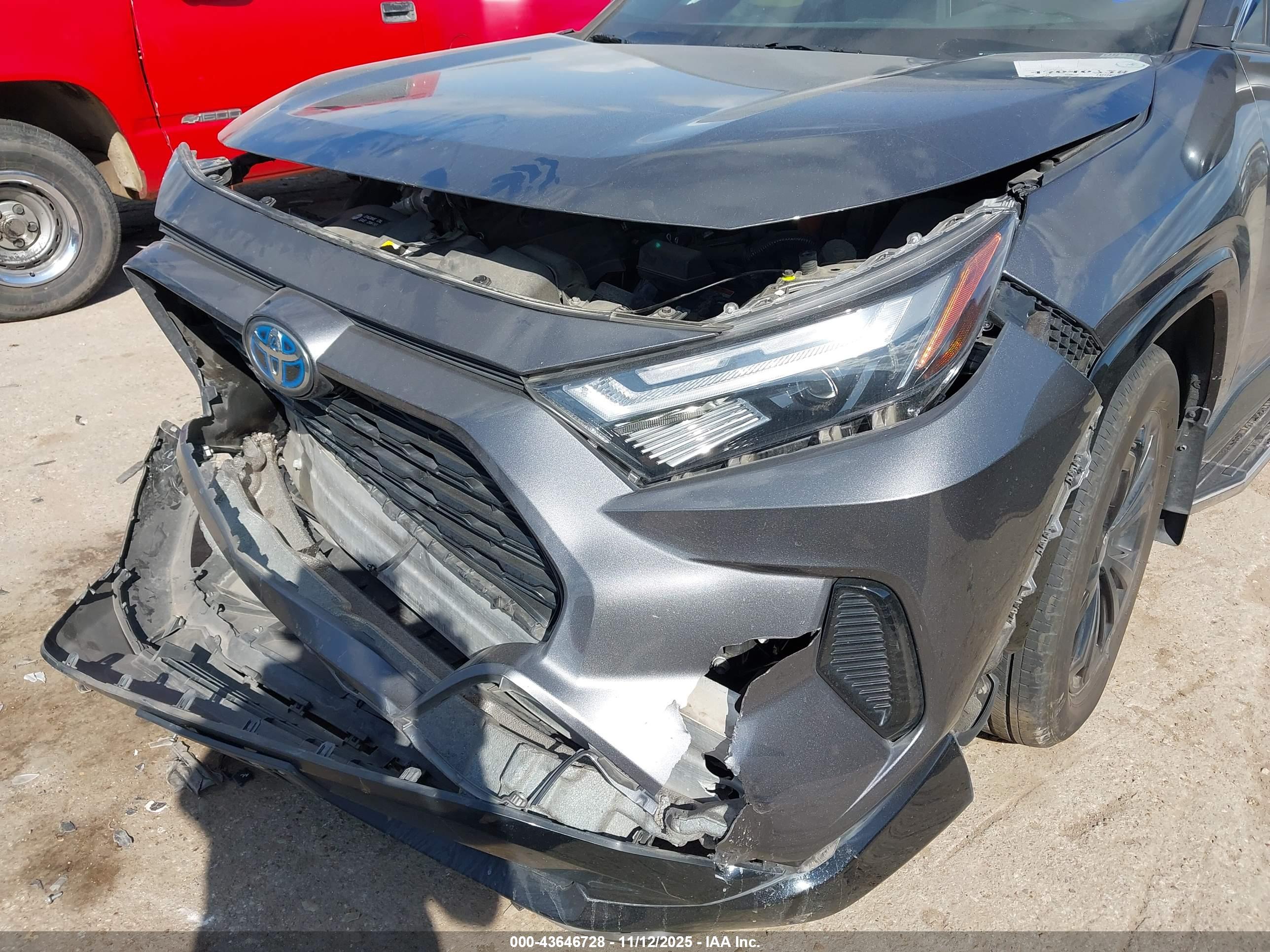 TOYOTA RAV4 image 6