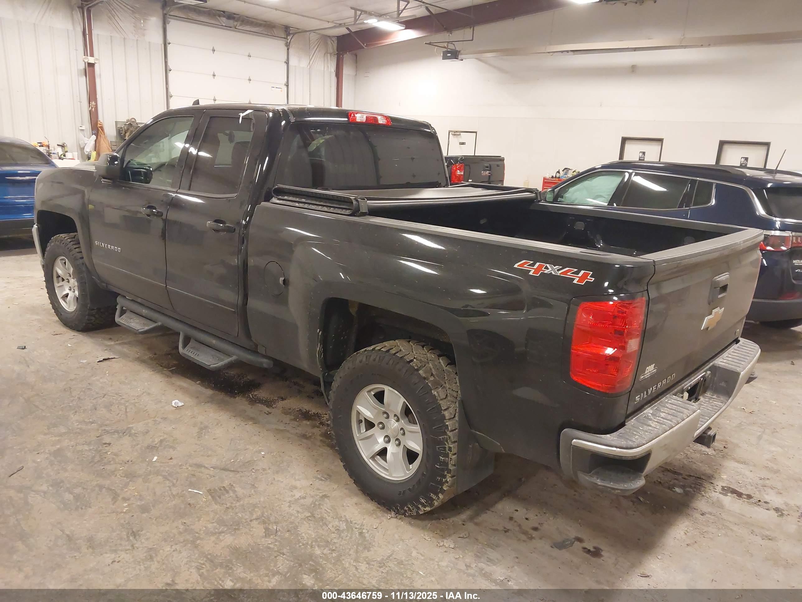 CHEVROLET SILVERADO image 3