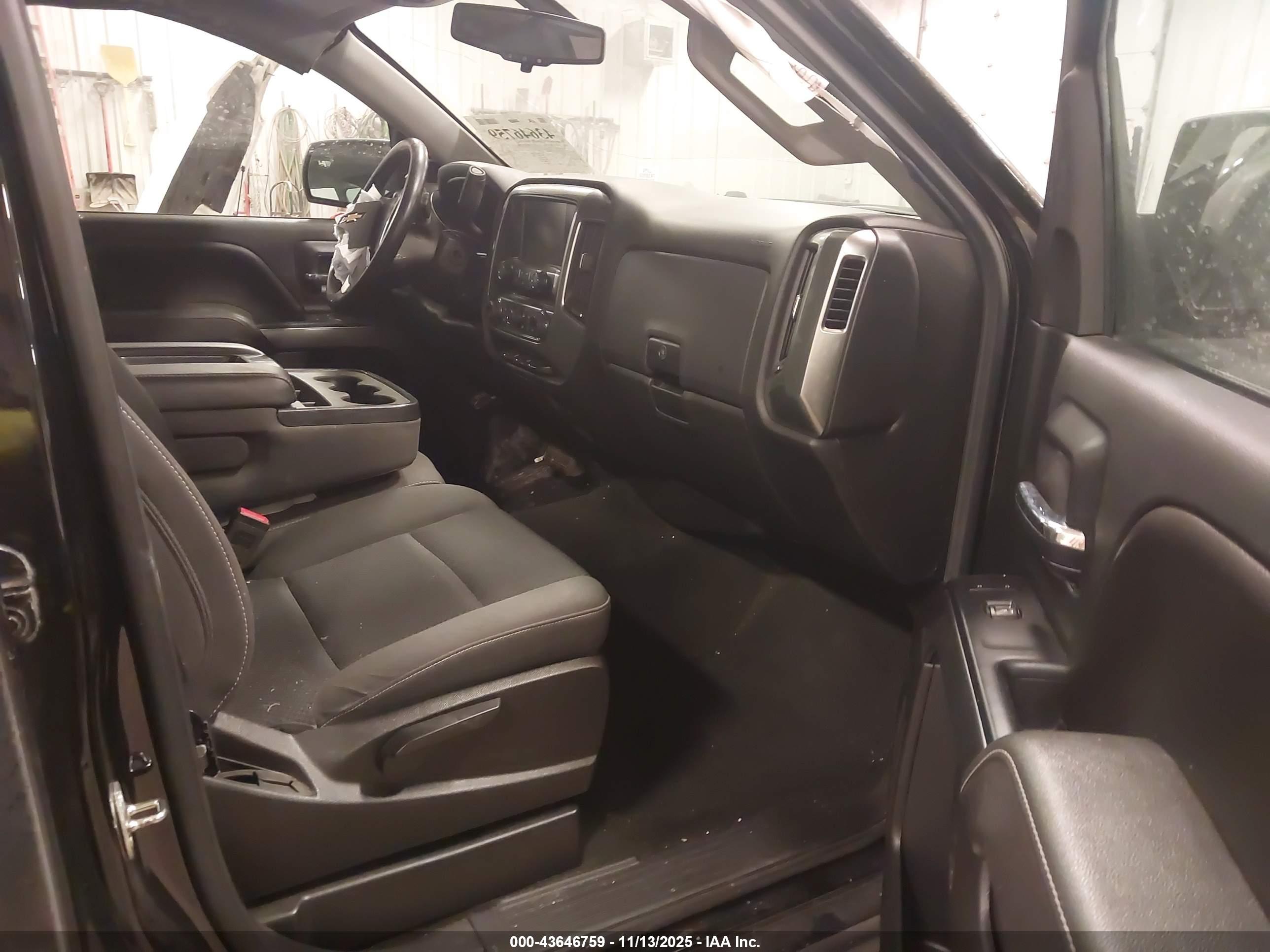 CHEVROLET SILVERADO image 5