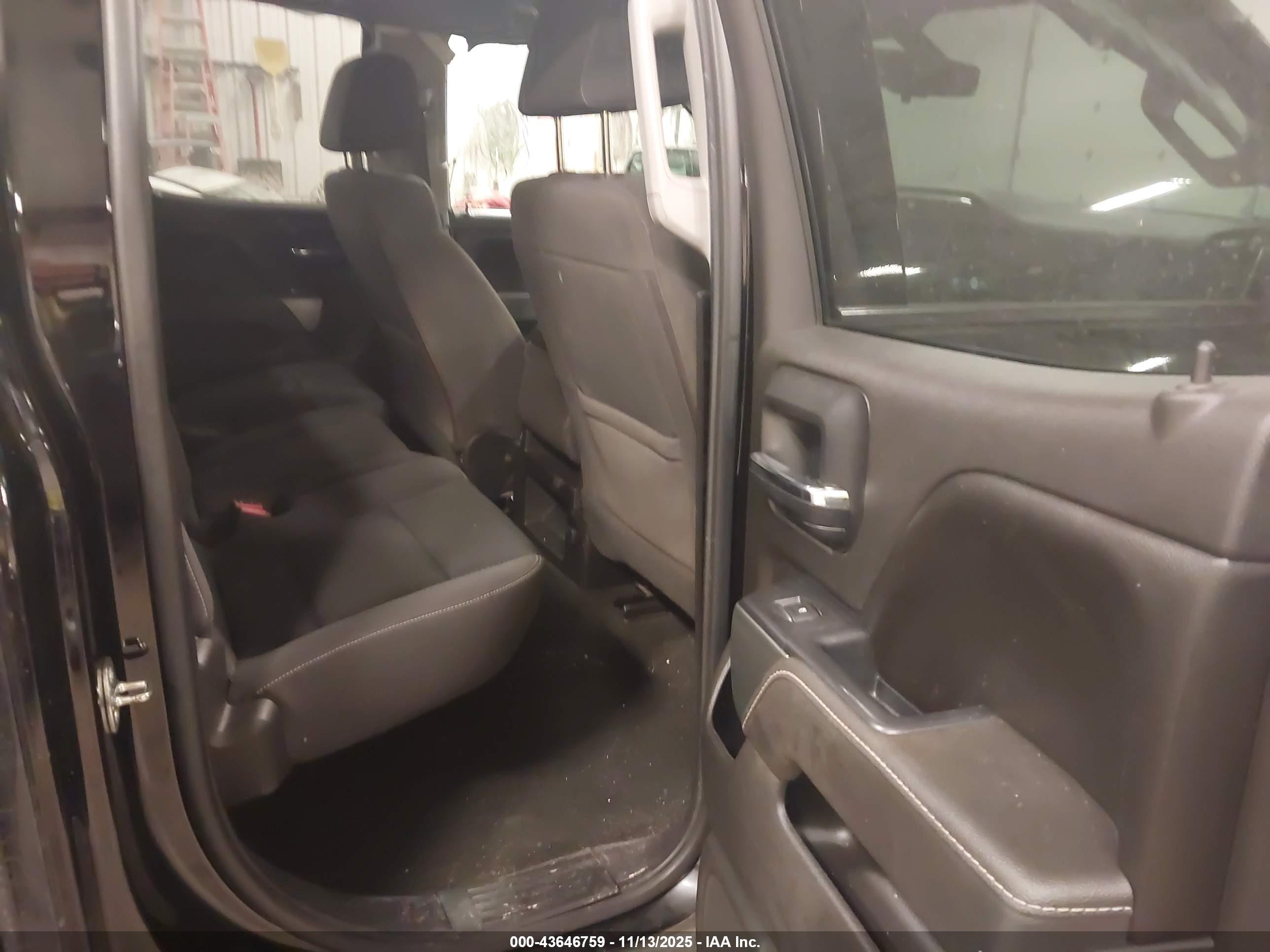 CHEVROLET SILVERADO image 8