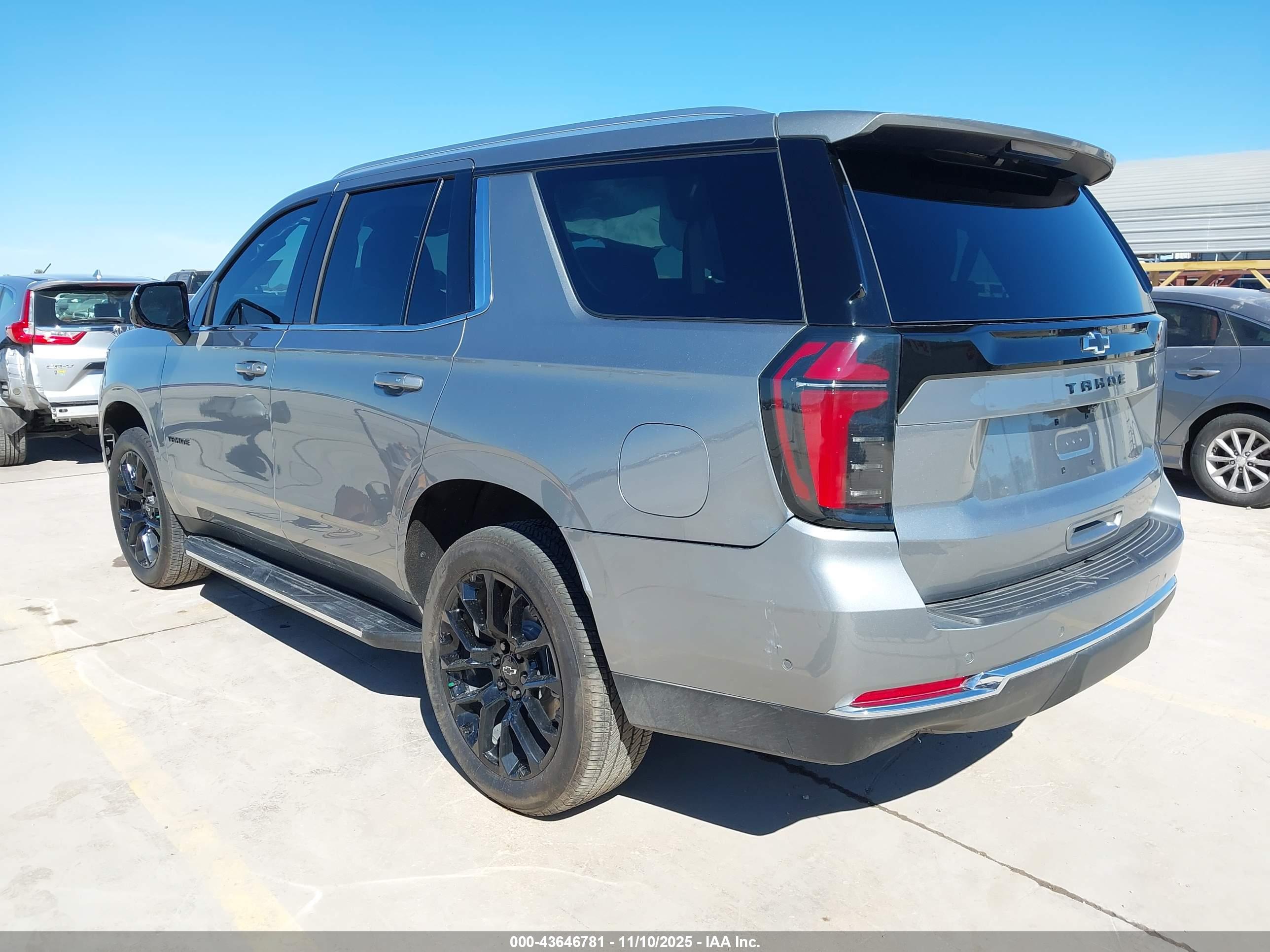 CHEVROLET TAHOE image 3