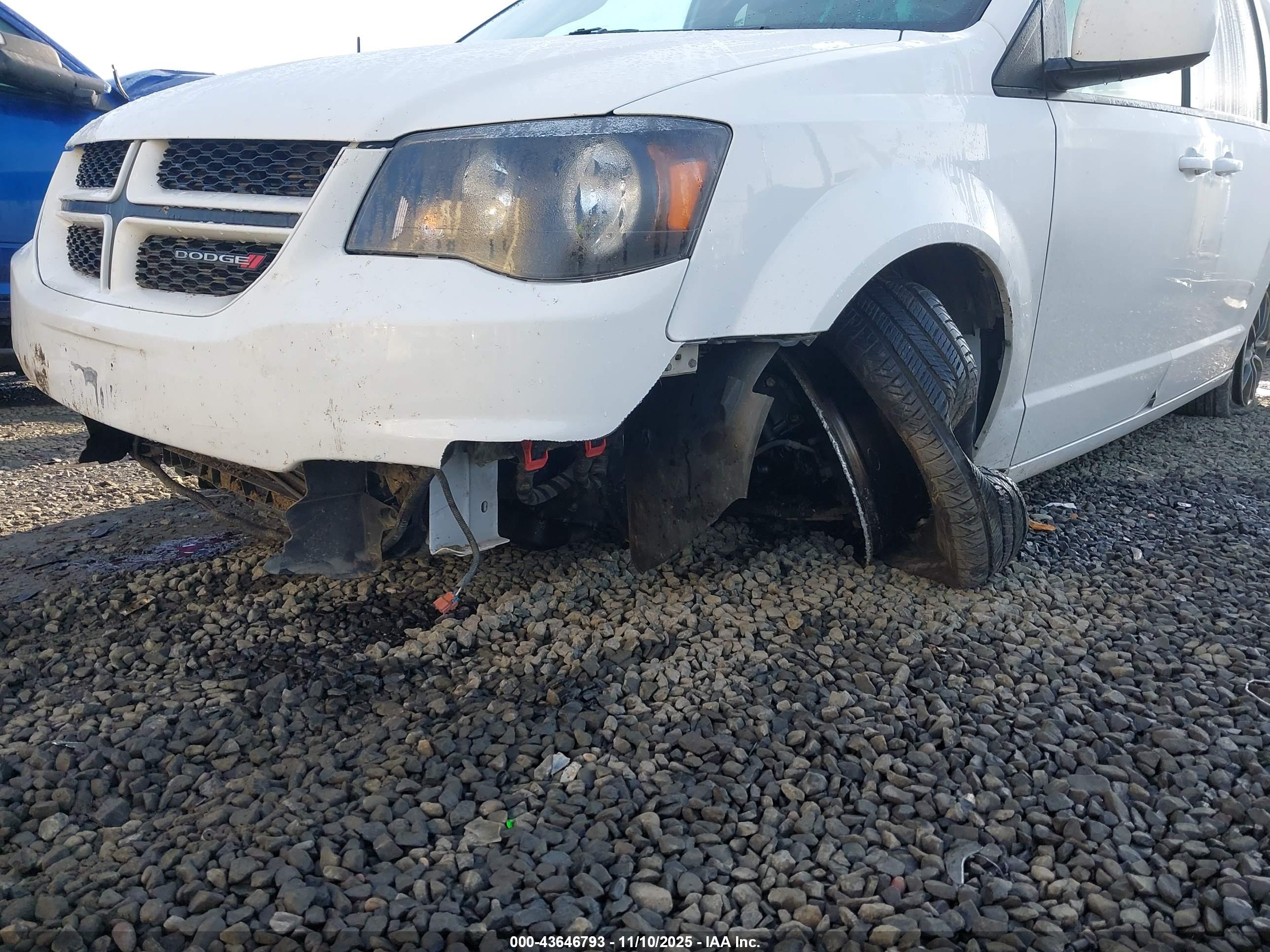 DODGE GRAND image 6