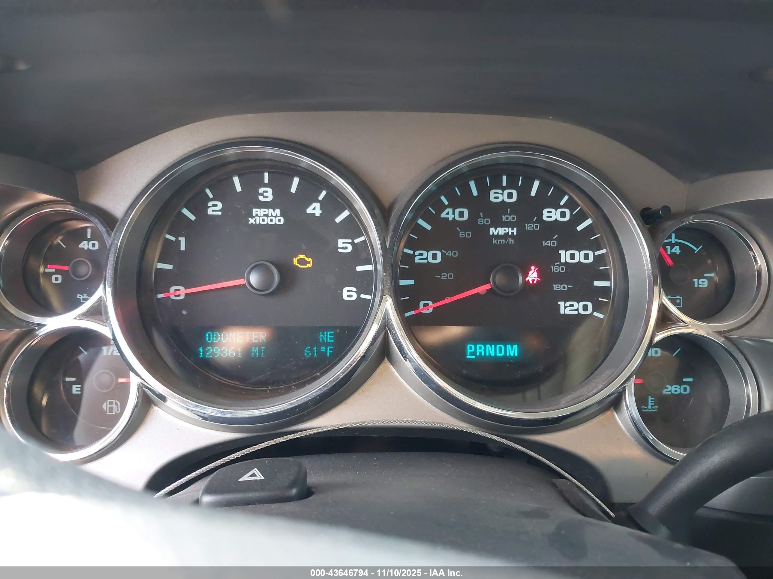 CHEVROLET SILVERADO image 7