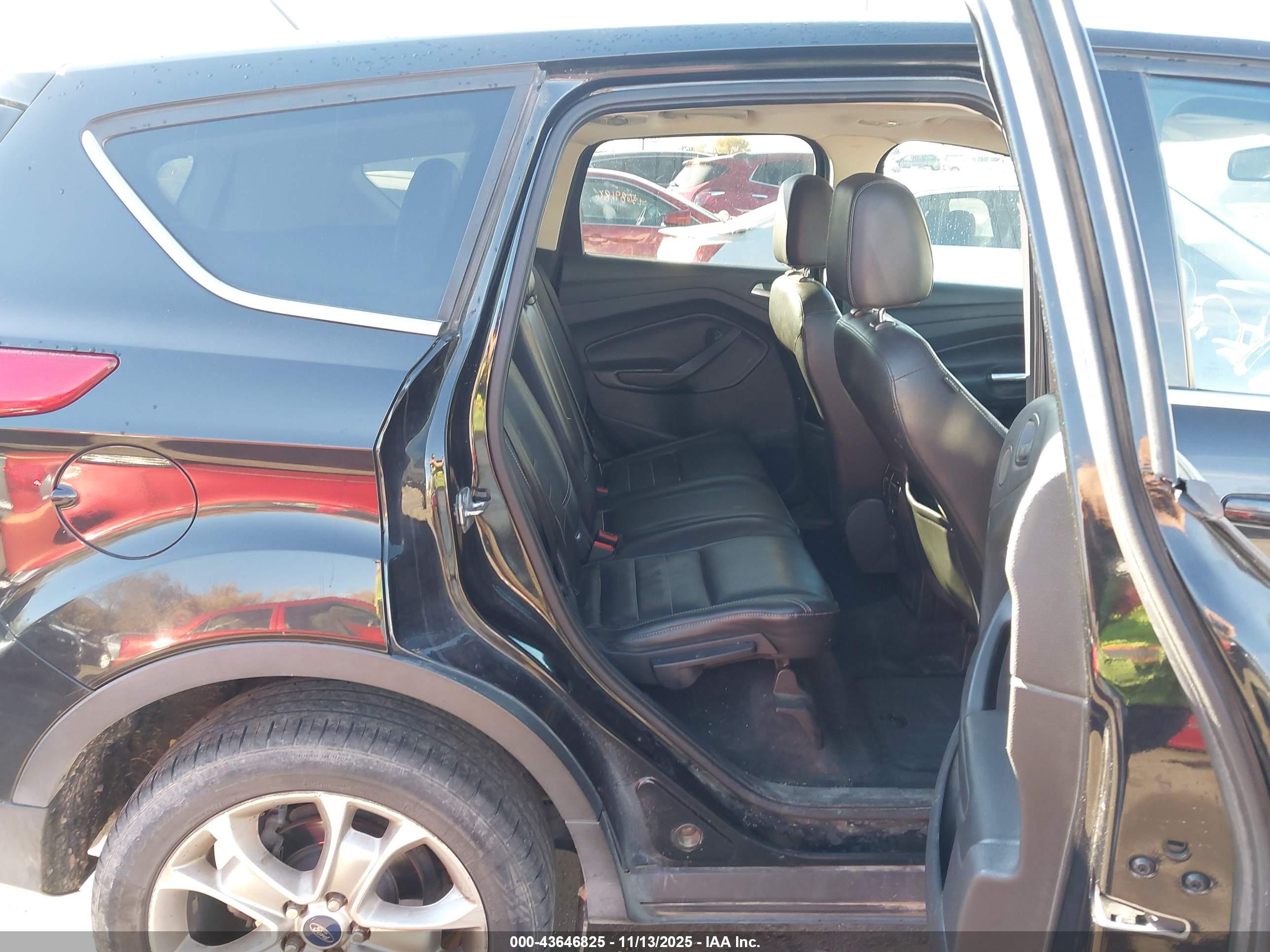 FORD ESCAPE image 8