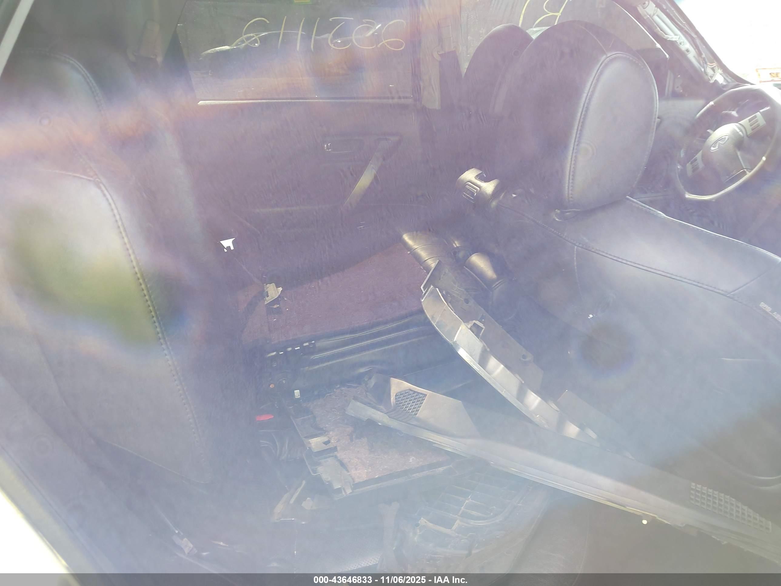INFINITI FX35 image 8
