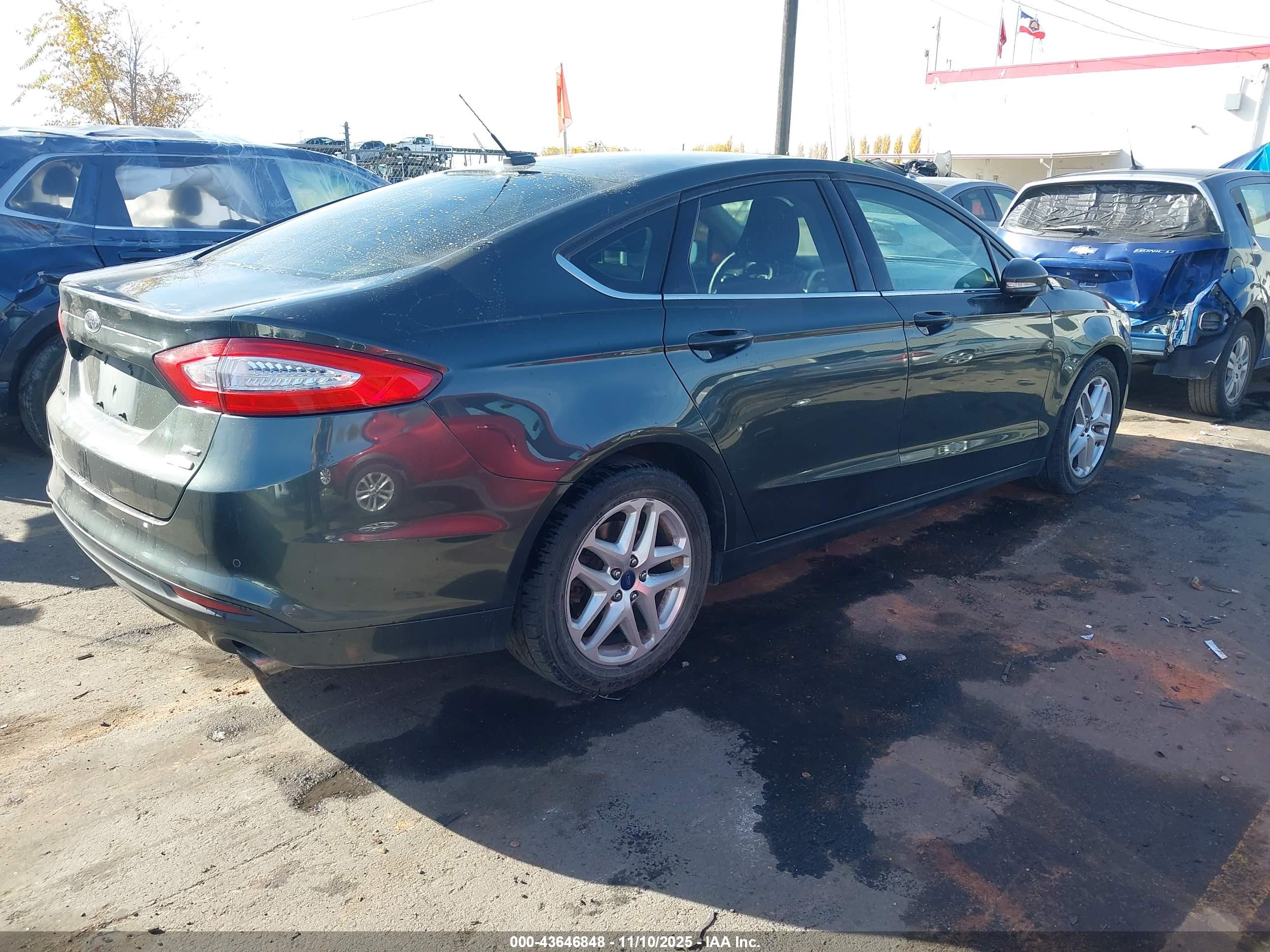 FORD FUSION image 4