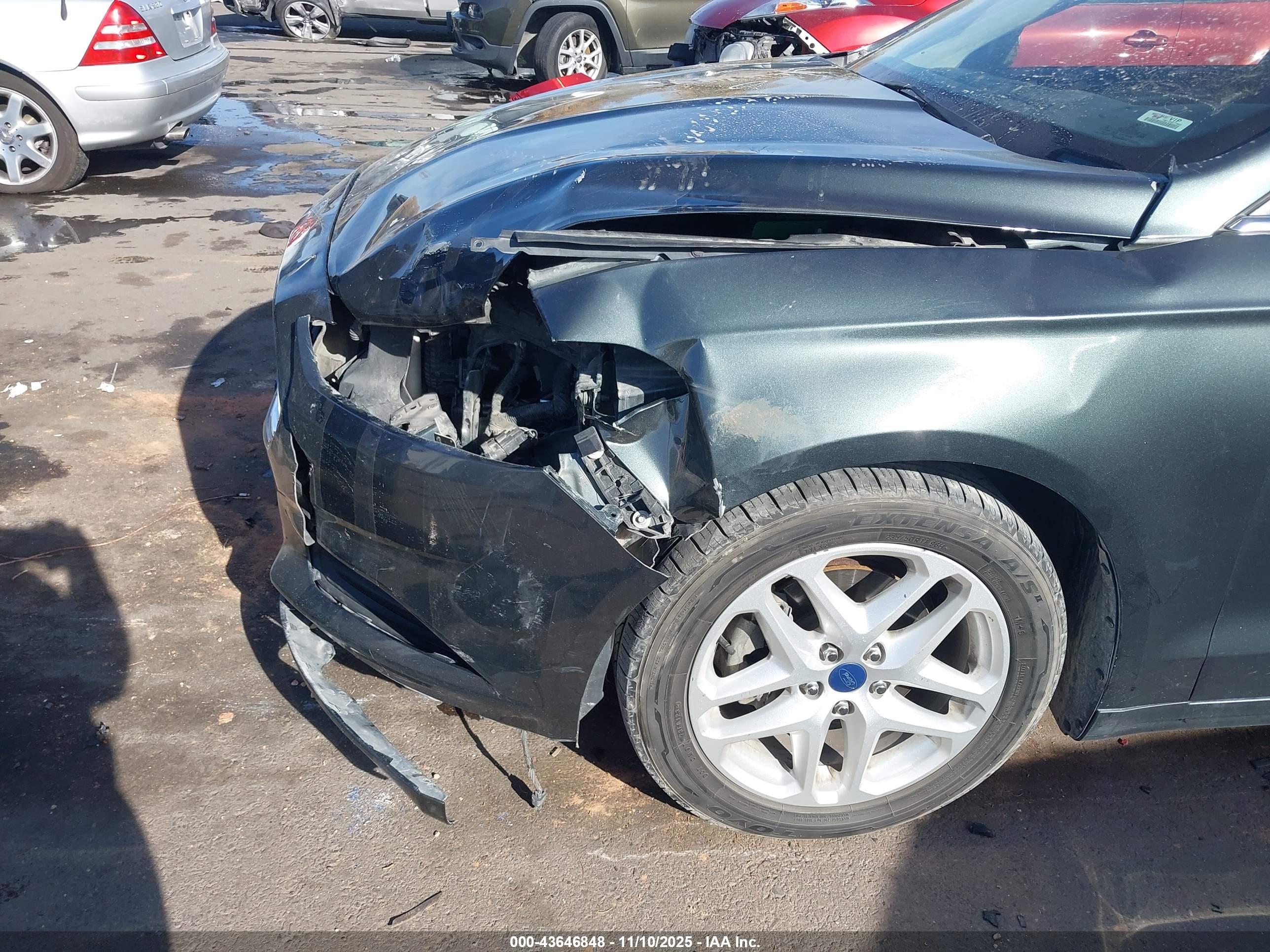 FORD FUSION image 6