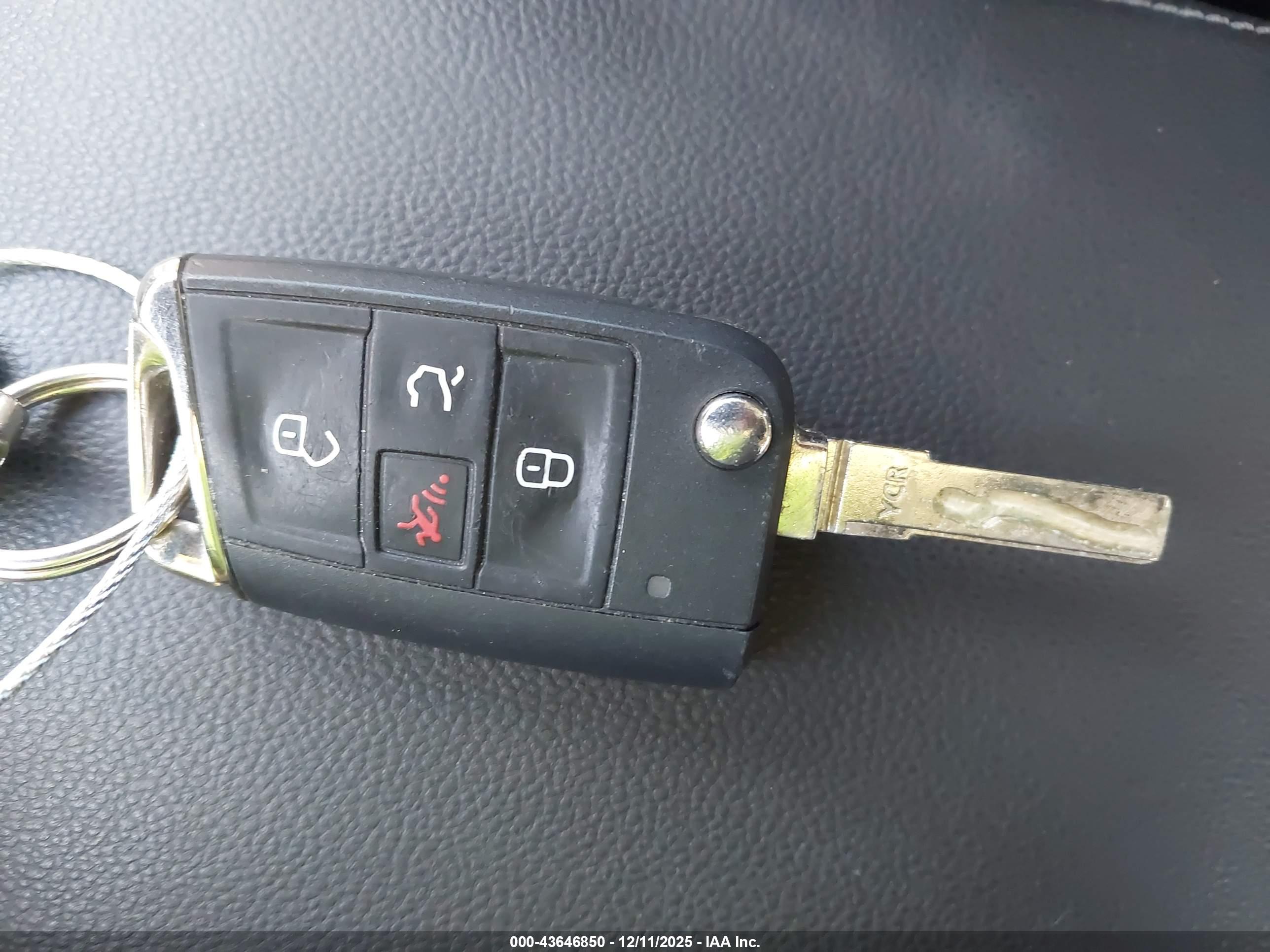VOLKSWAGEN GOLF image 11
