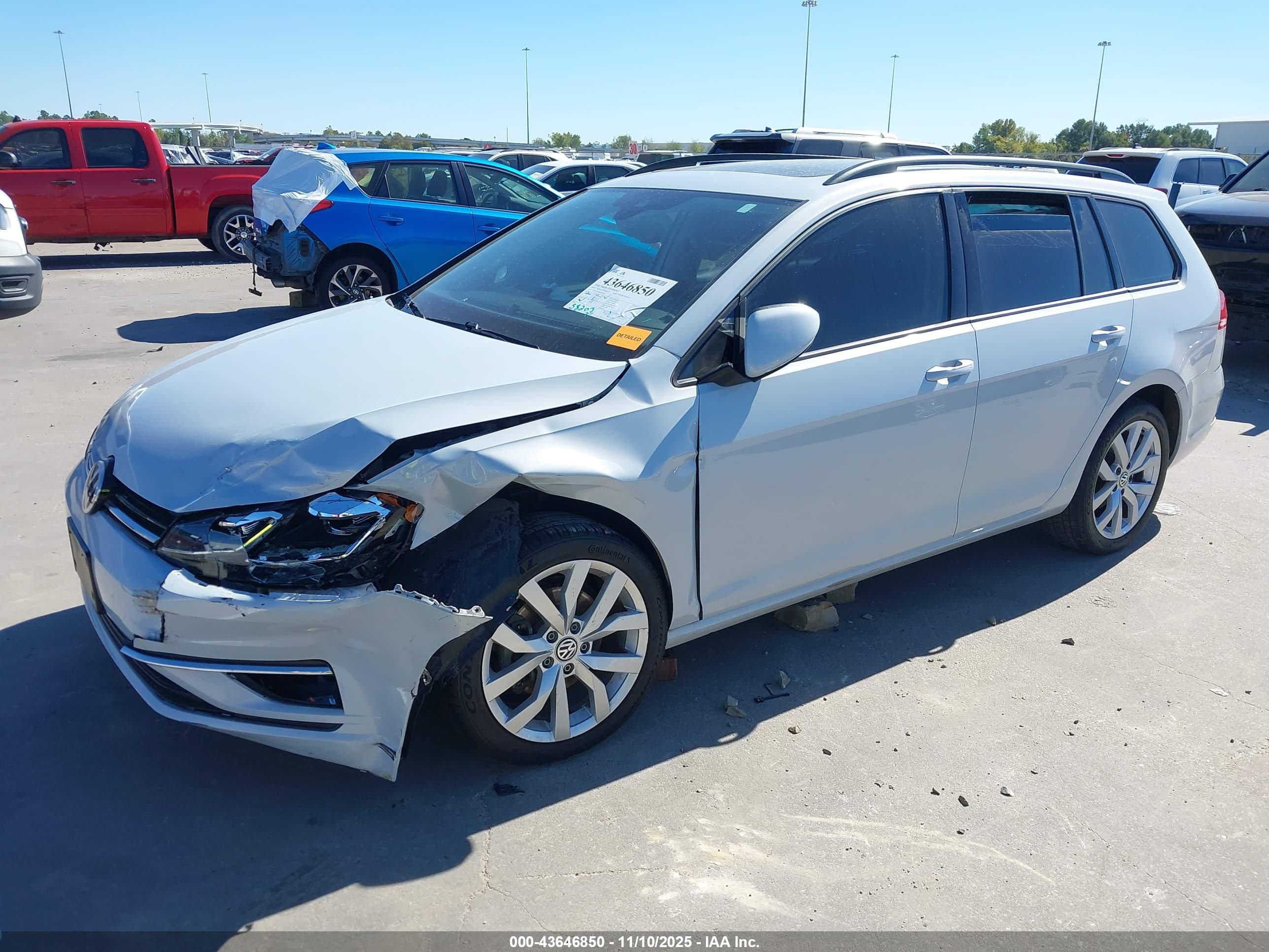 VOLKSWAGEN GOLF image 2