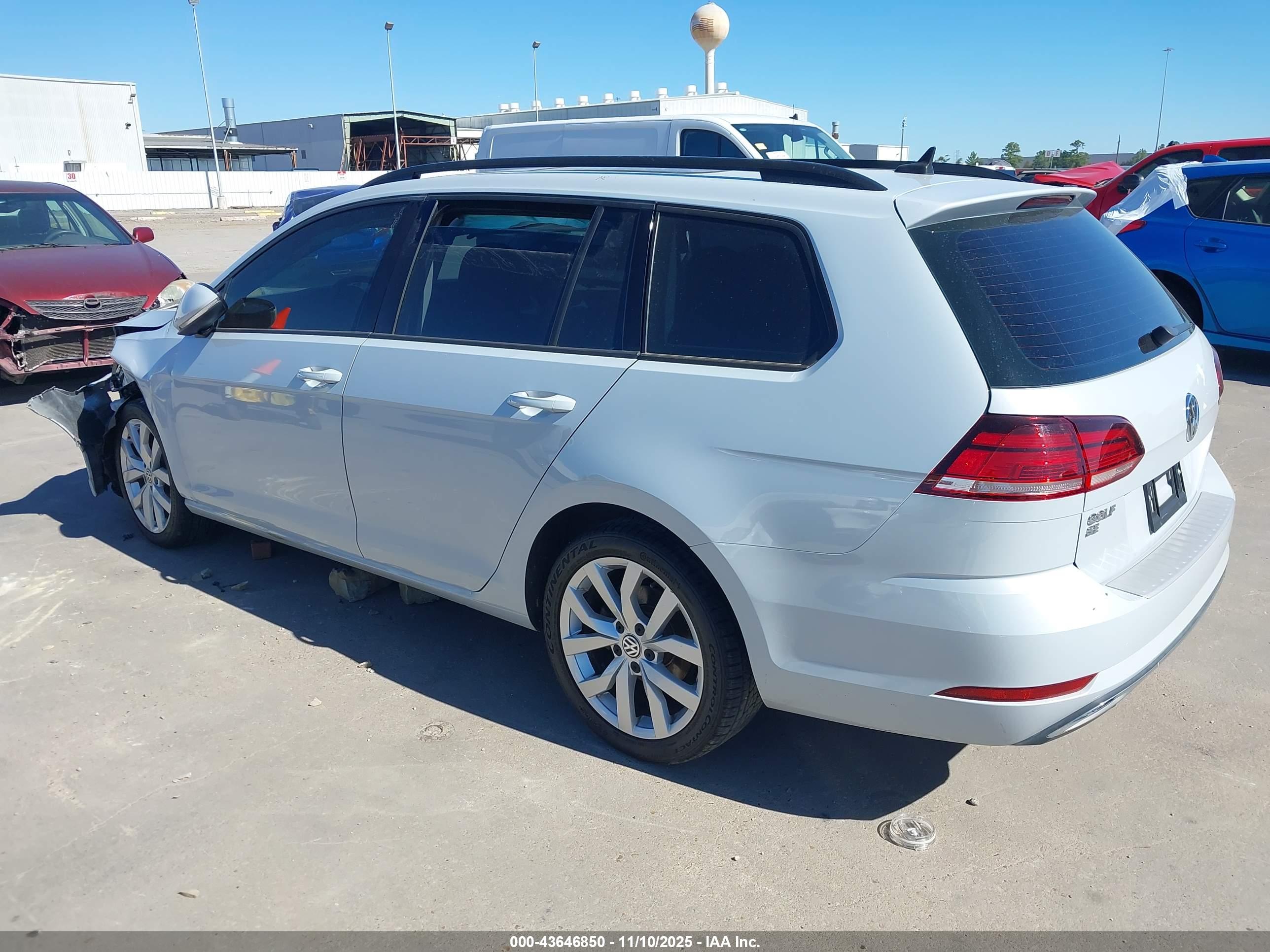 VOLKSWAGEN GOLF image 3