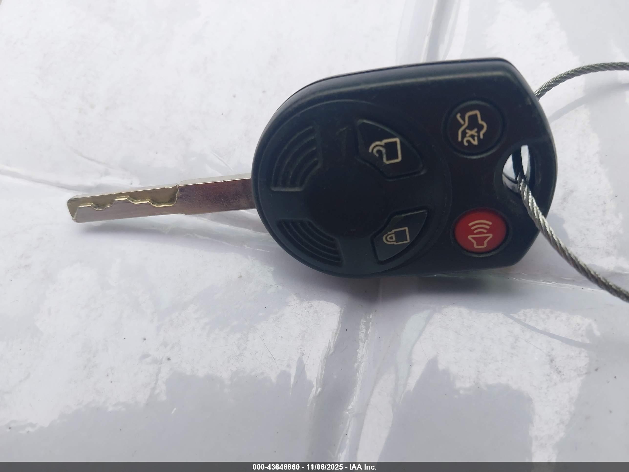 FORD C-MAX image 11