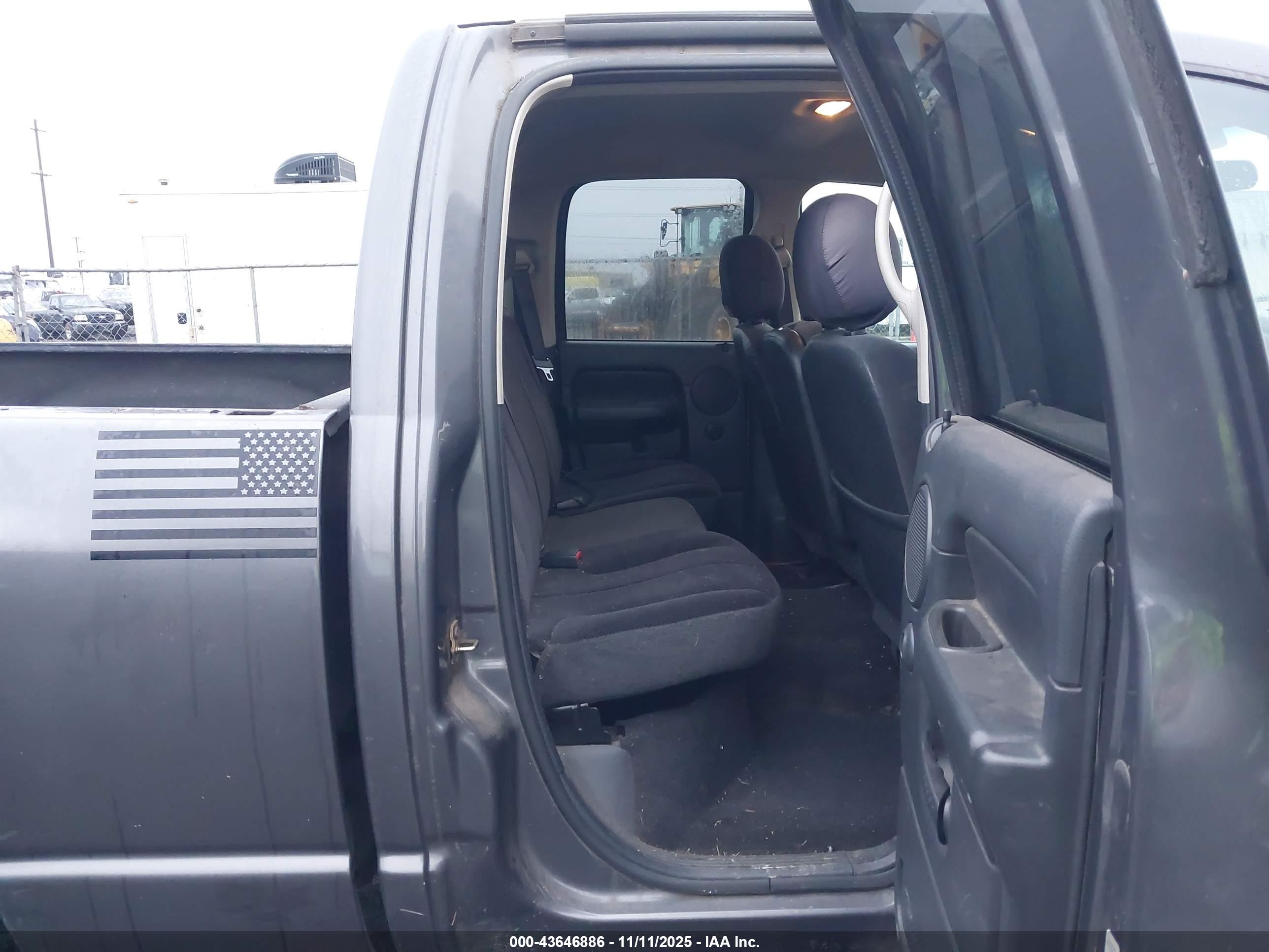 DODGE RAM image 8