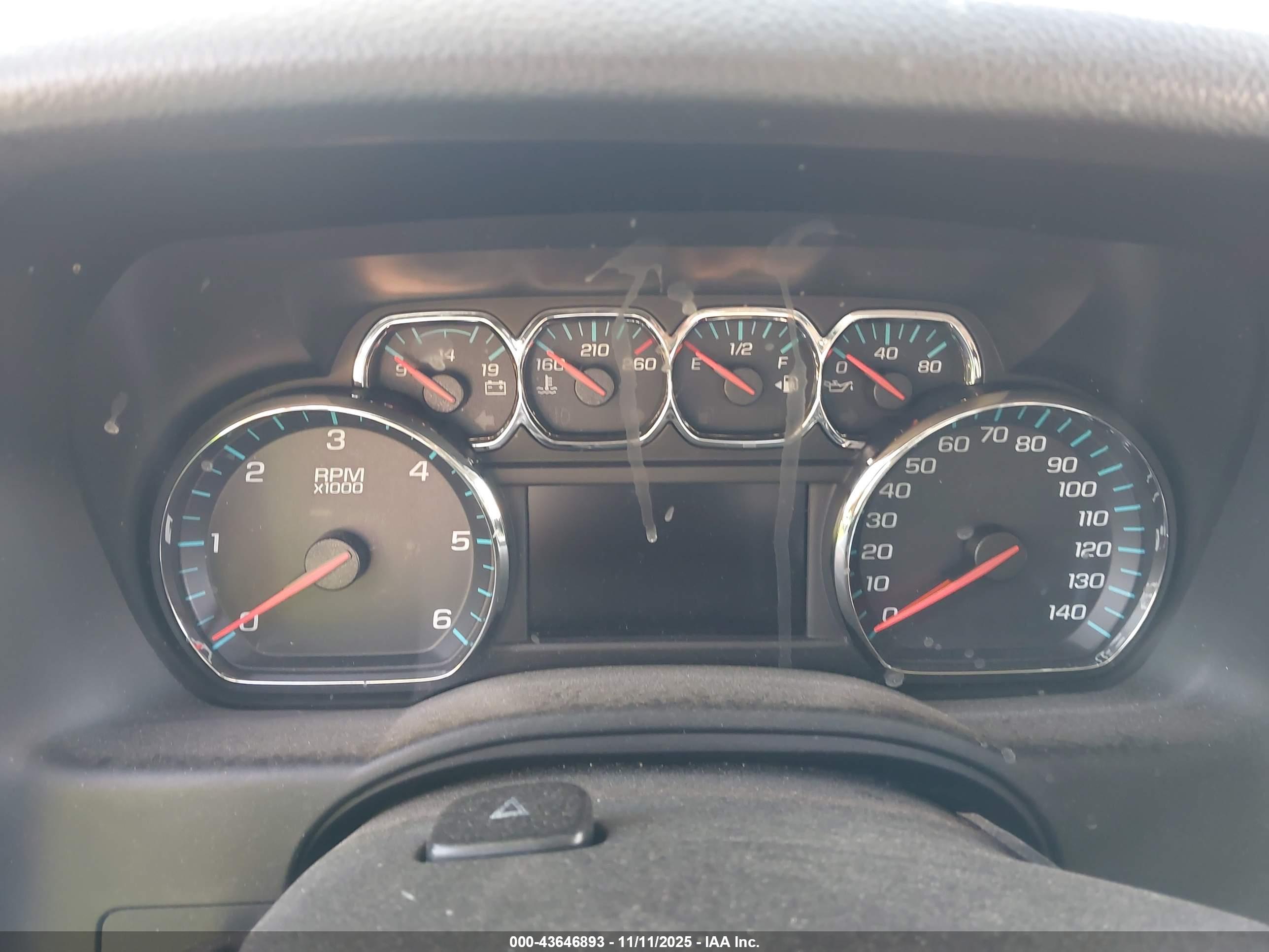 CHEVROLET SUBURBAN image 7
