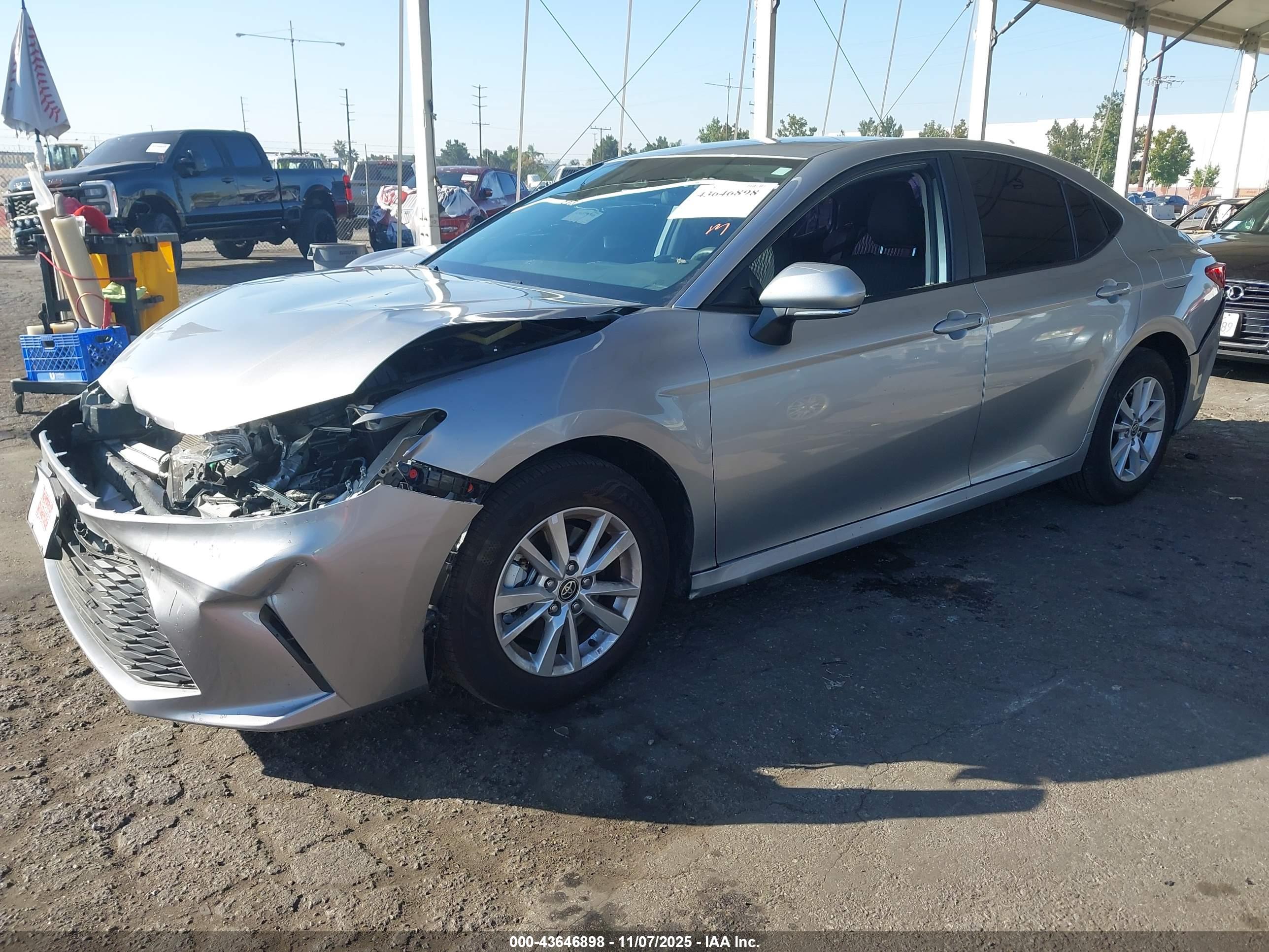 TOYOTA CAMRY image 2