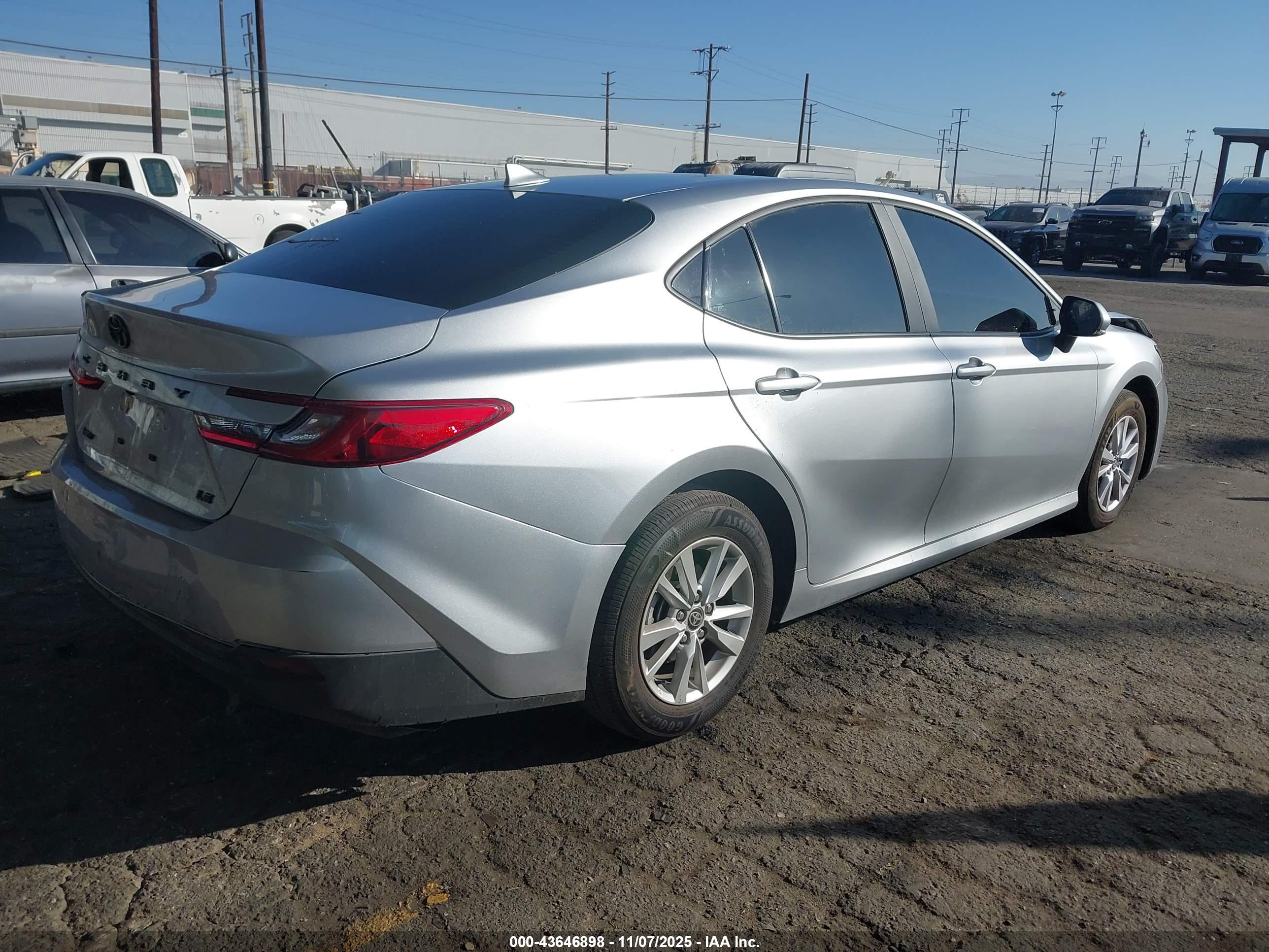 TOYOTA CAMRY image 4