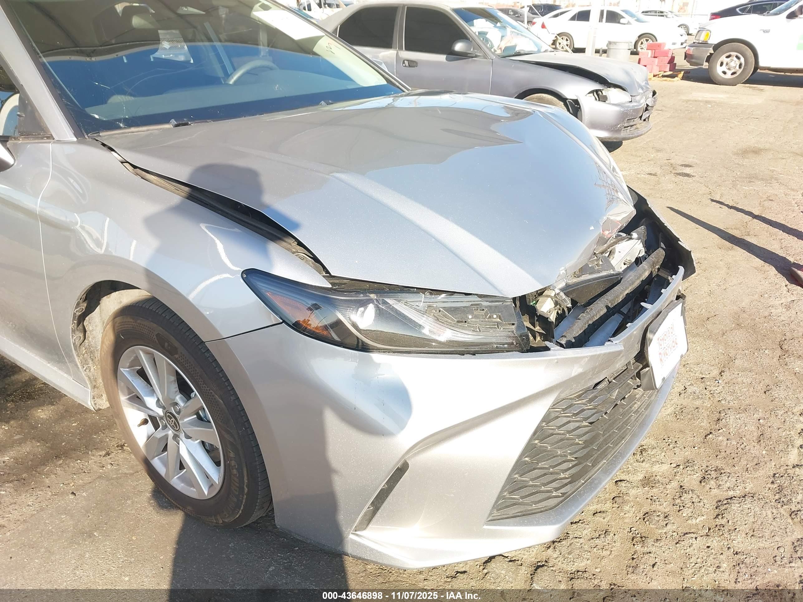 TOYOTA CAMRY image 6