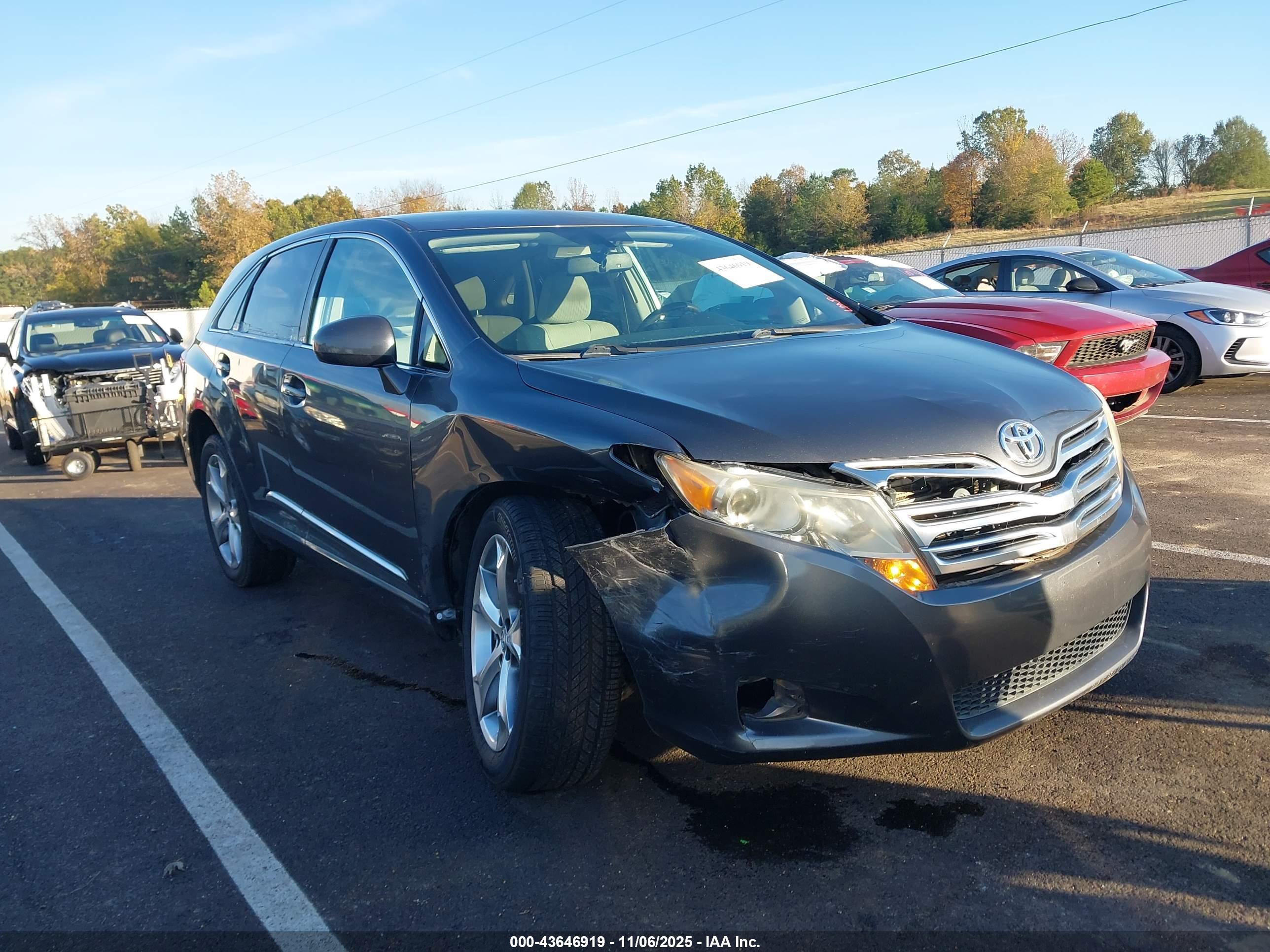 TOYOTA VENZA image 6