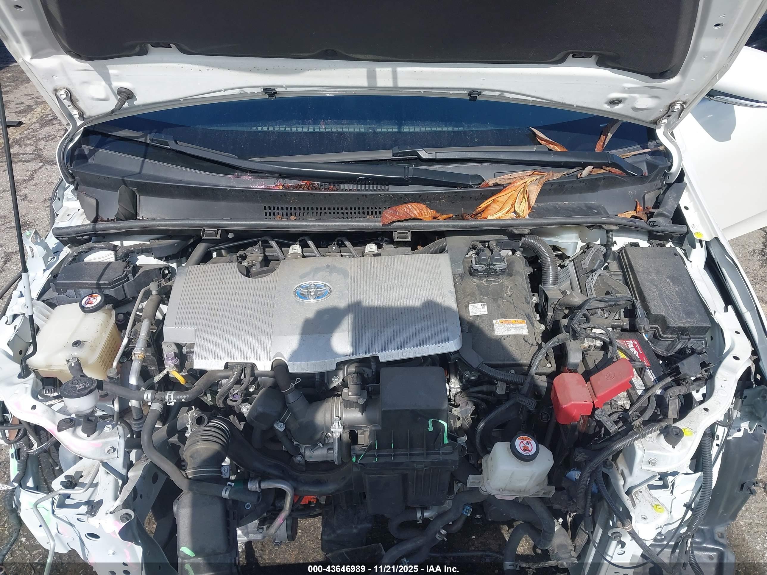 TOYOTA PRIUS image 10