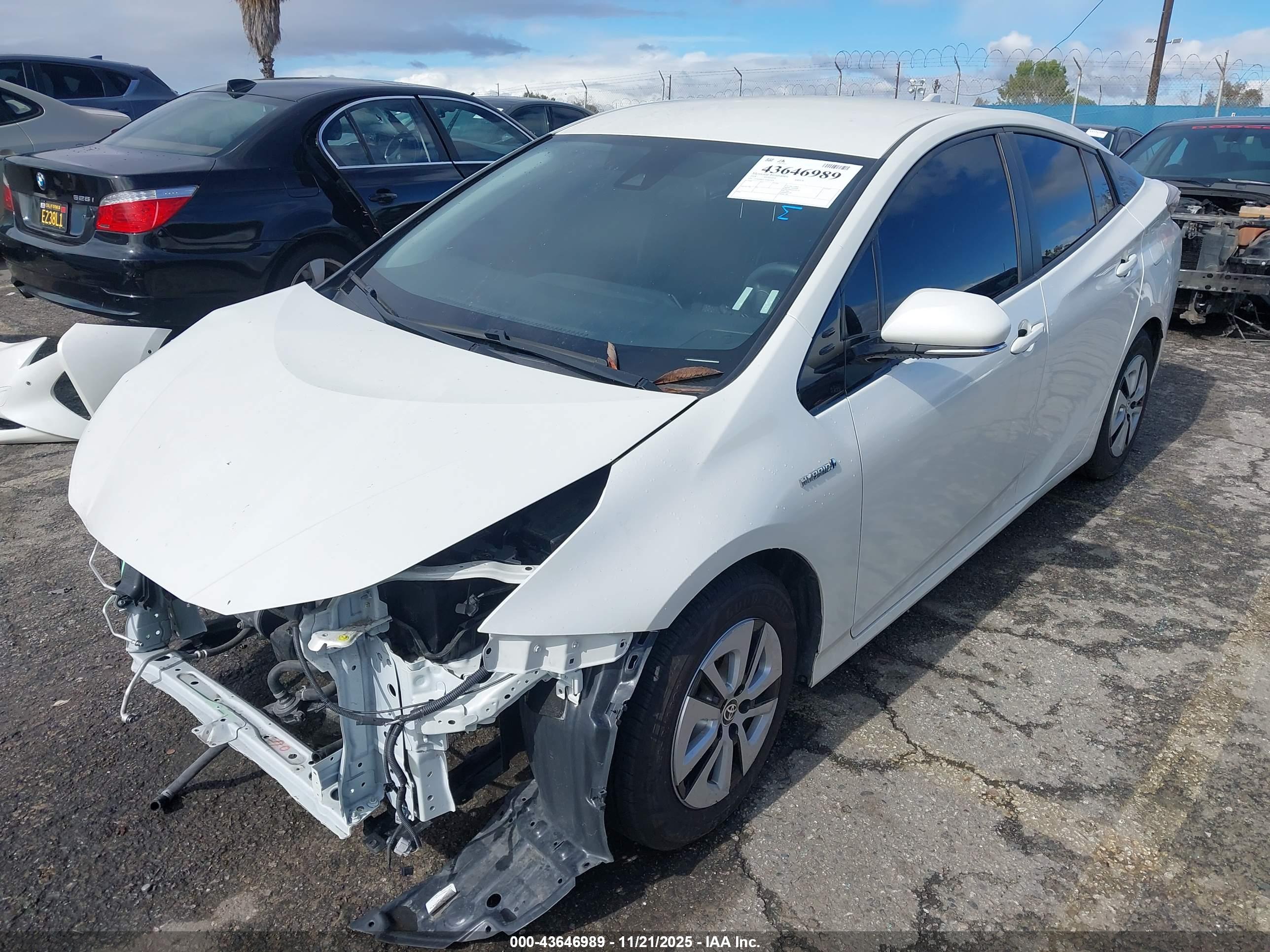 TOYOTA PRIUS image 2