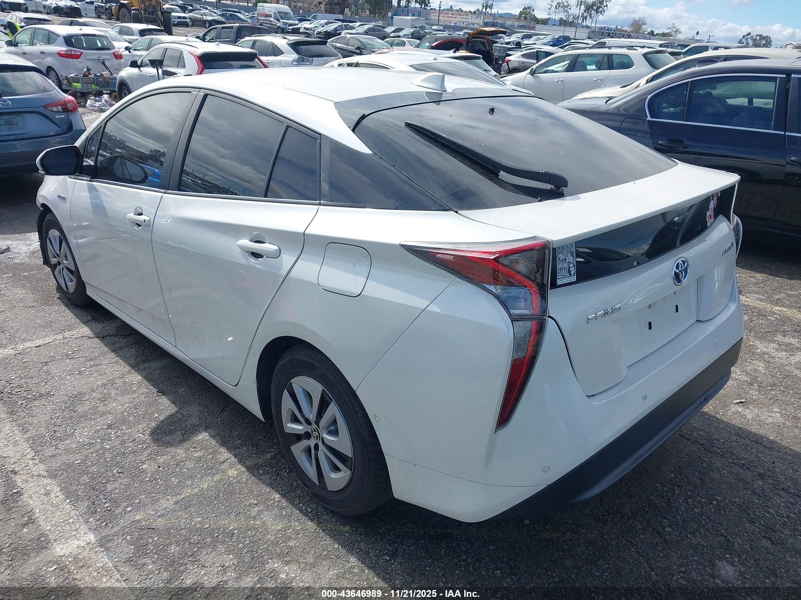 TOYOTA PRIUS image 3