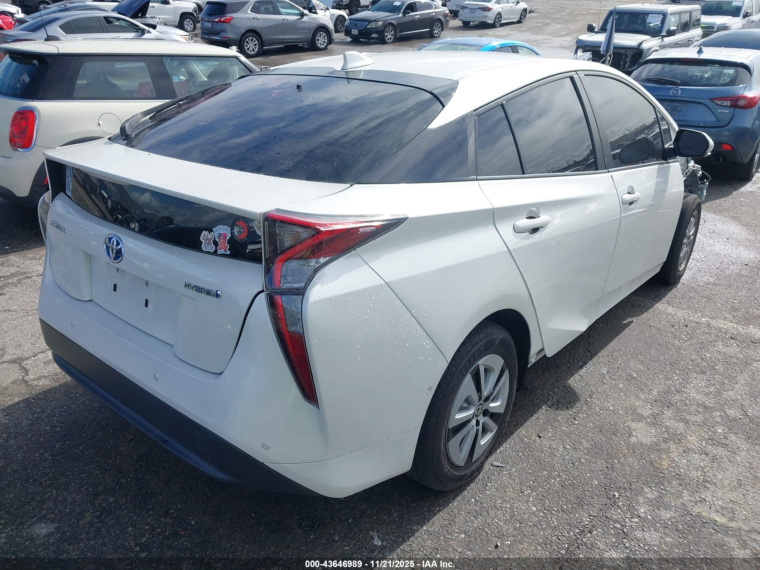 TOYOTA PRIUS image 4