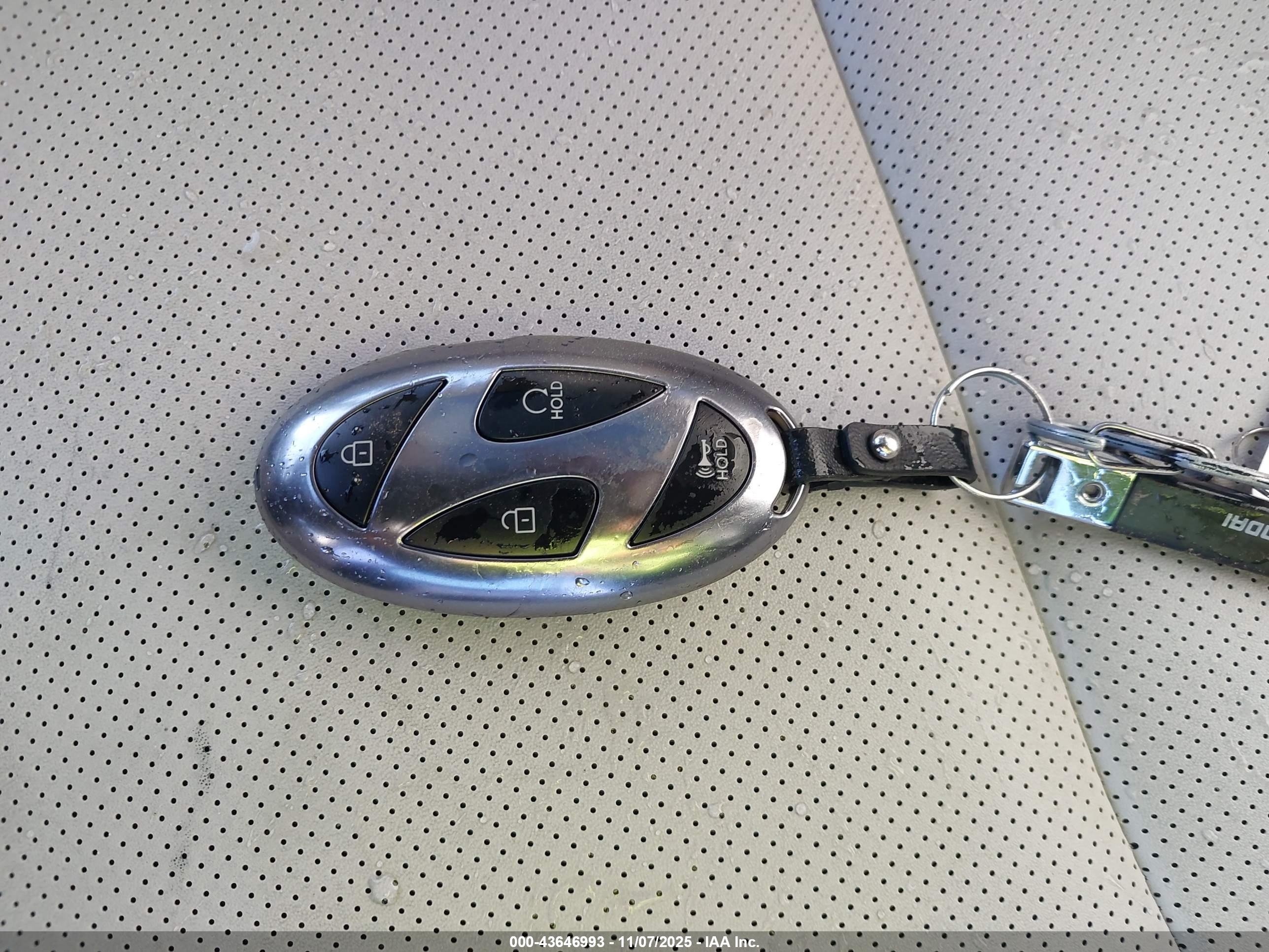 HYUNDAI TUCSON image 11