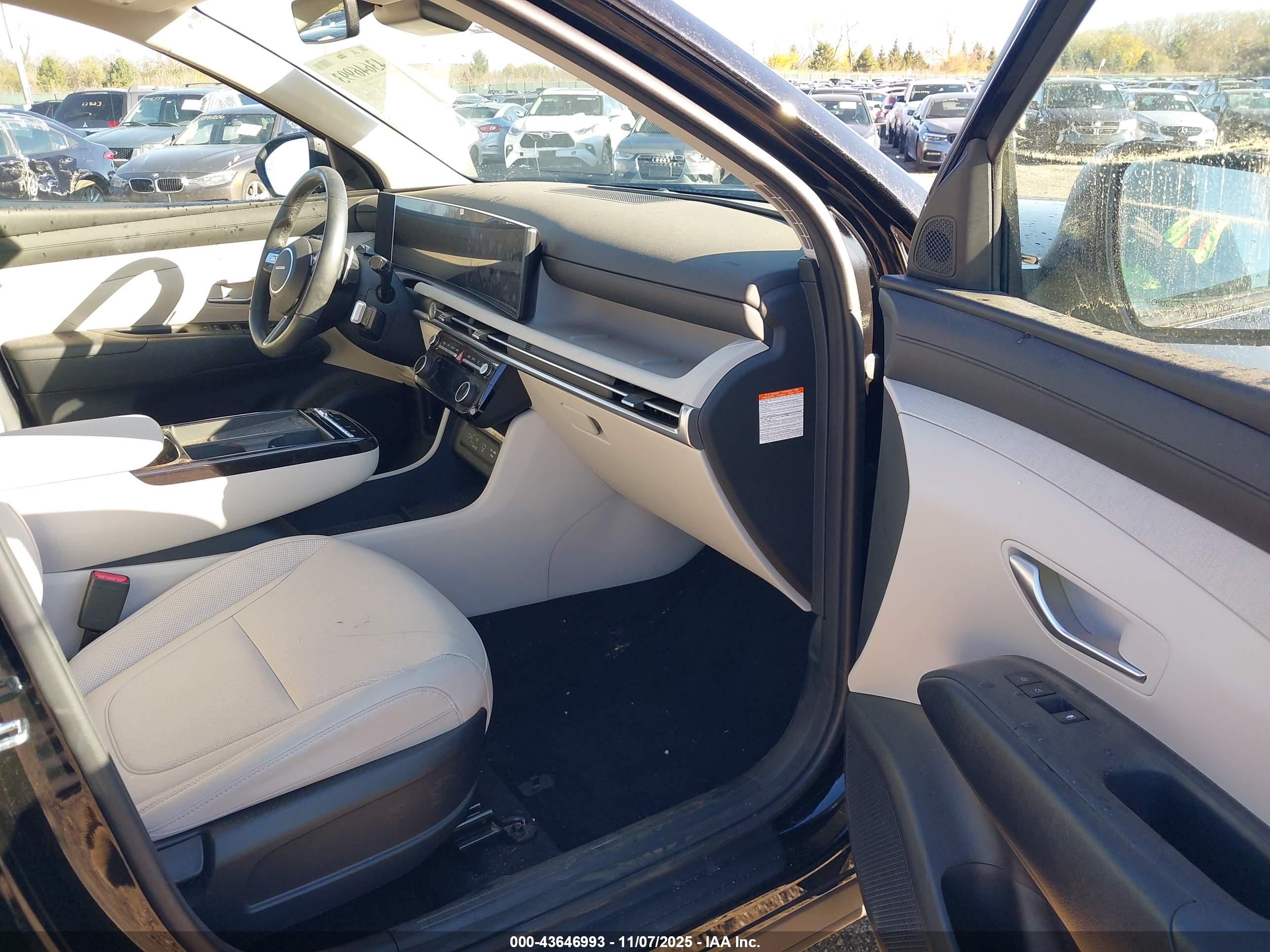 HYUNDAI TUCSON image 5