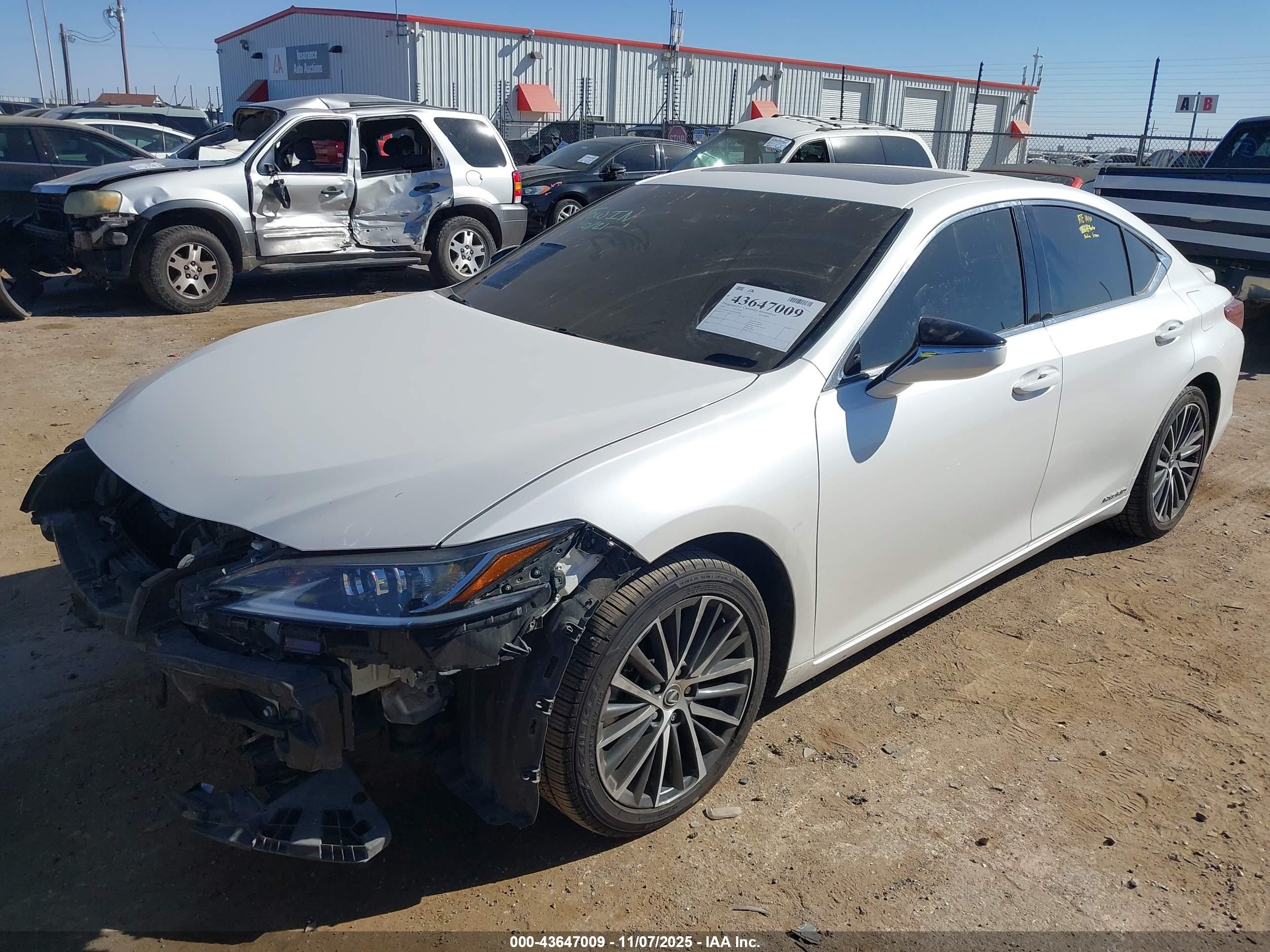 LEXUS ES image 2