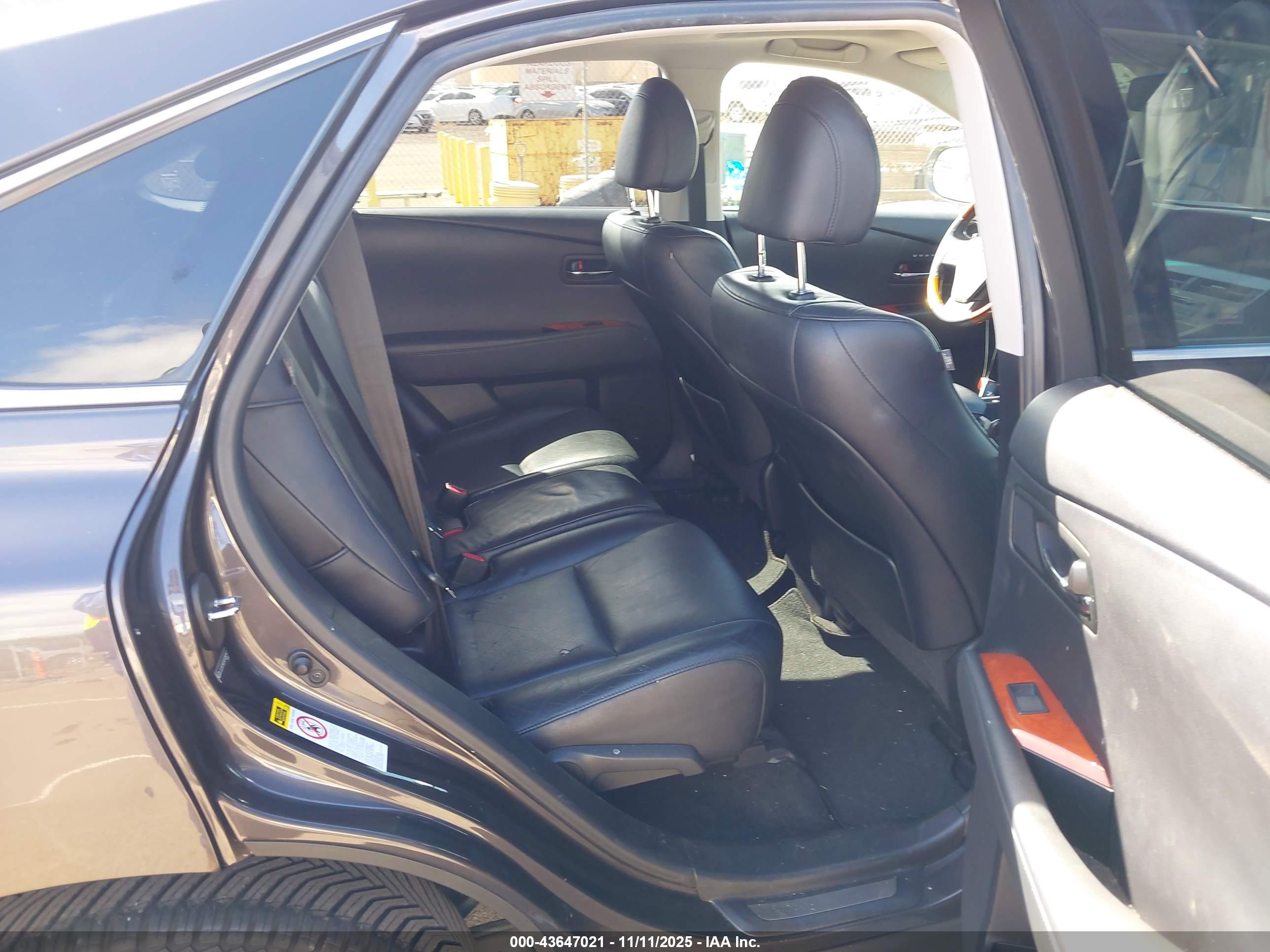 LEXUS RX image 8