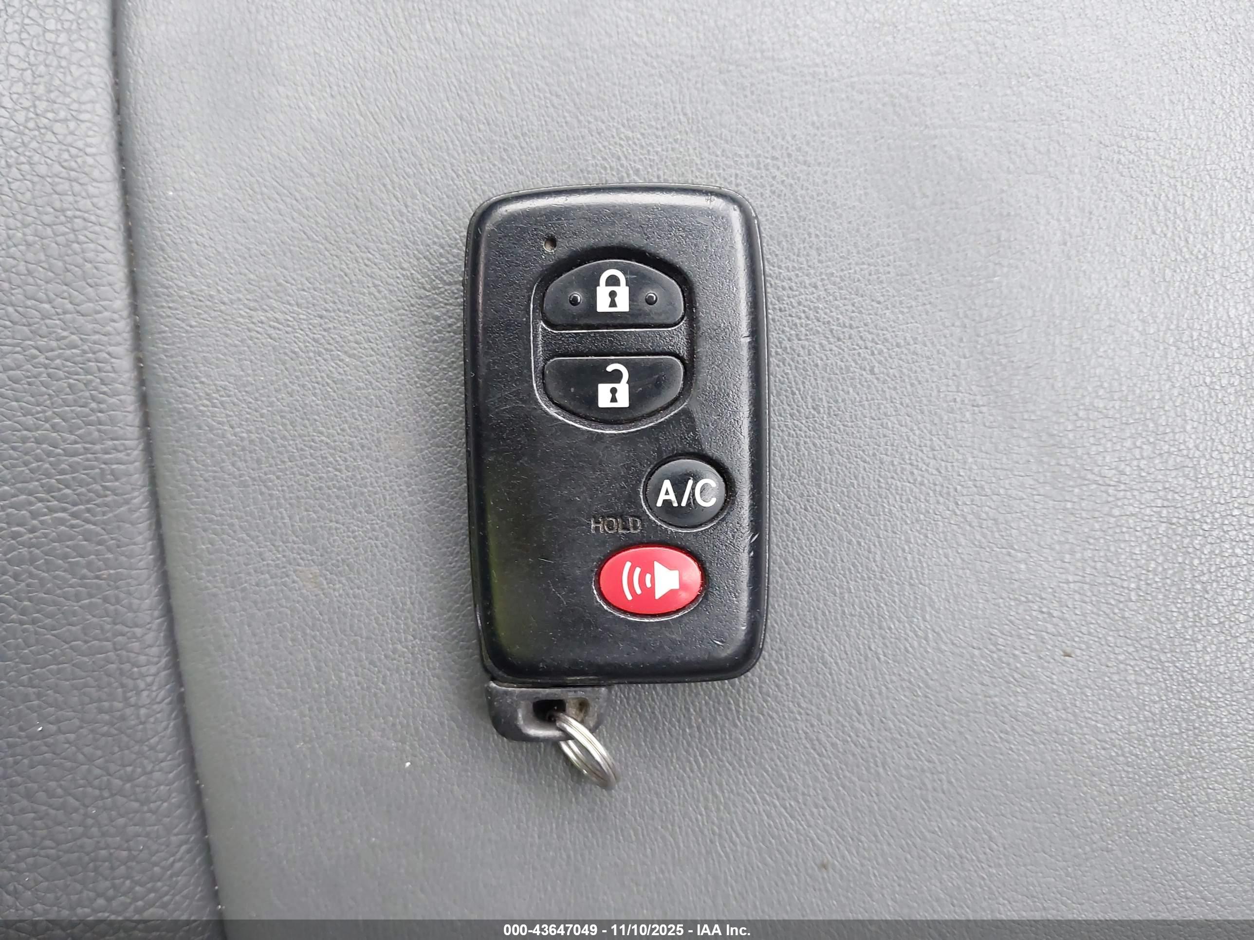 TOYOTA PRIUS image 11