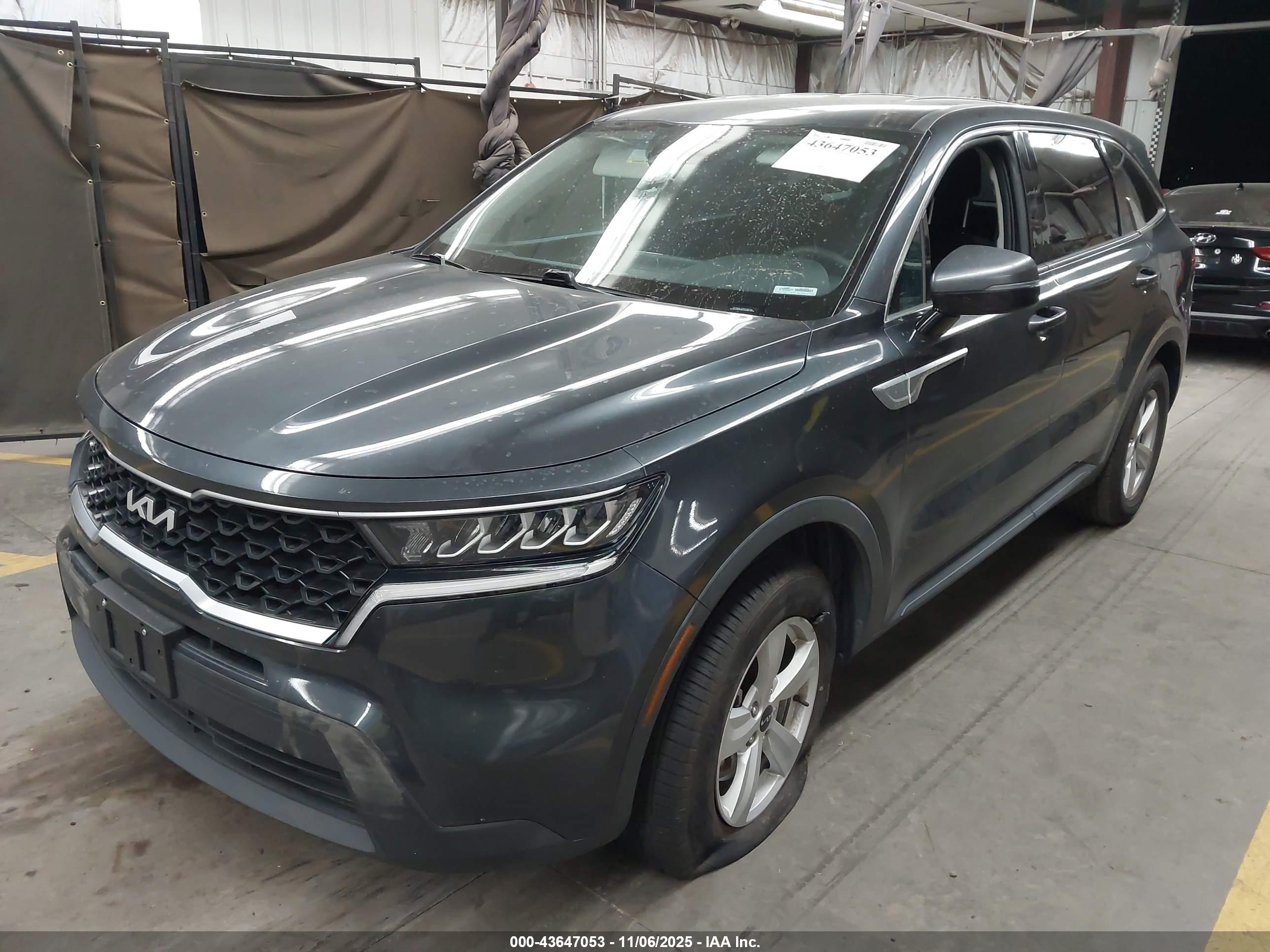 KIA SORENTO image 2