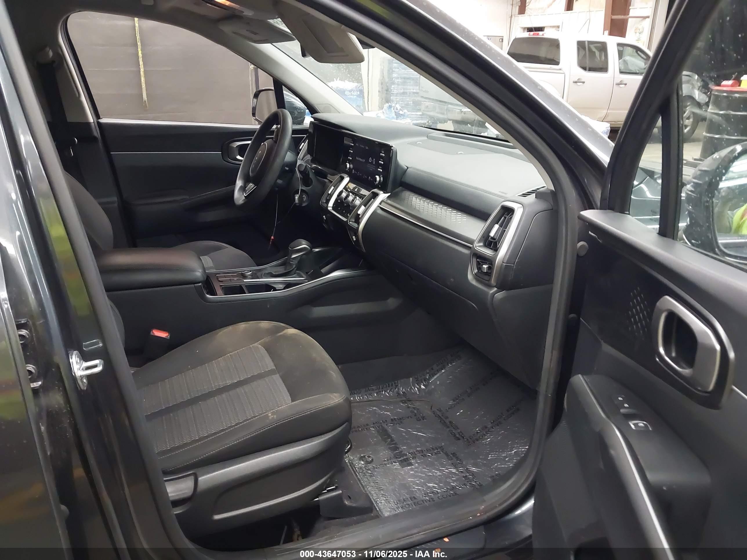 KIA SORENTO image 5