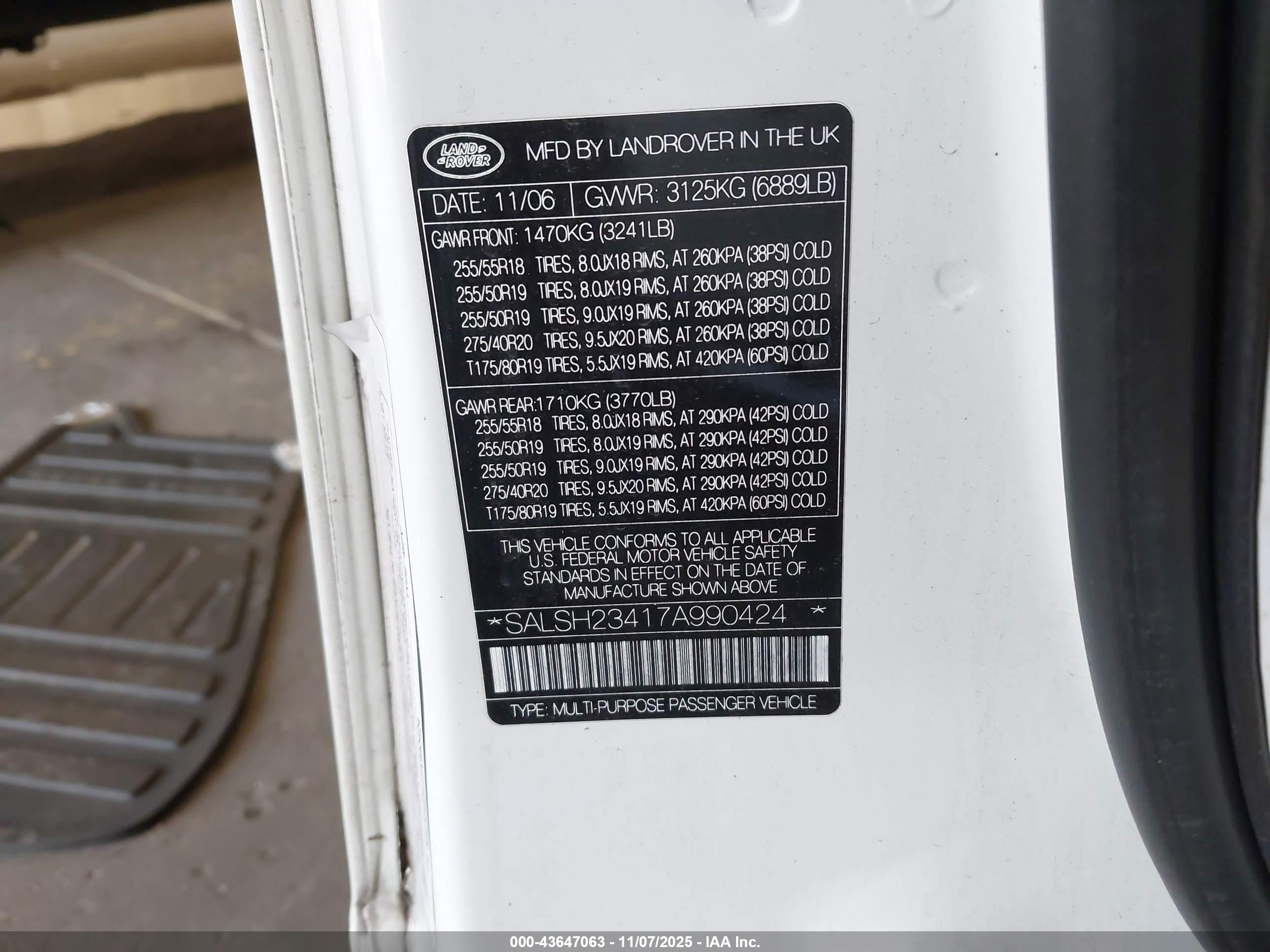 LAND ROVER image 9