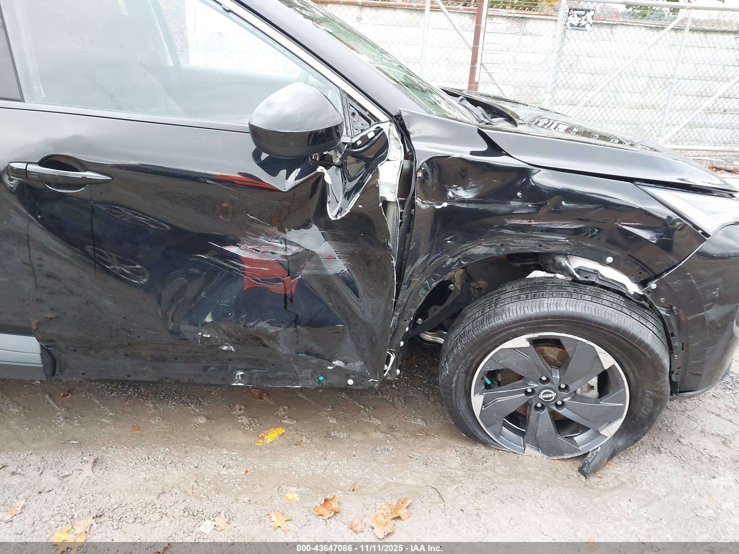 NISSAN ROGUE image 6