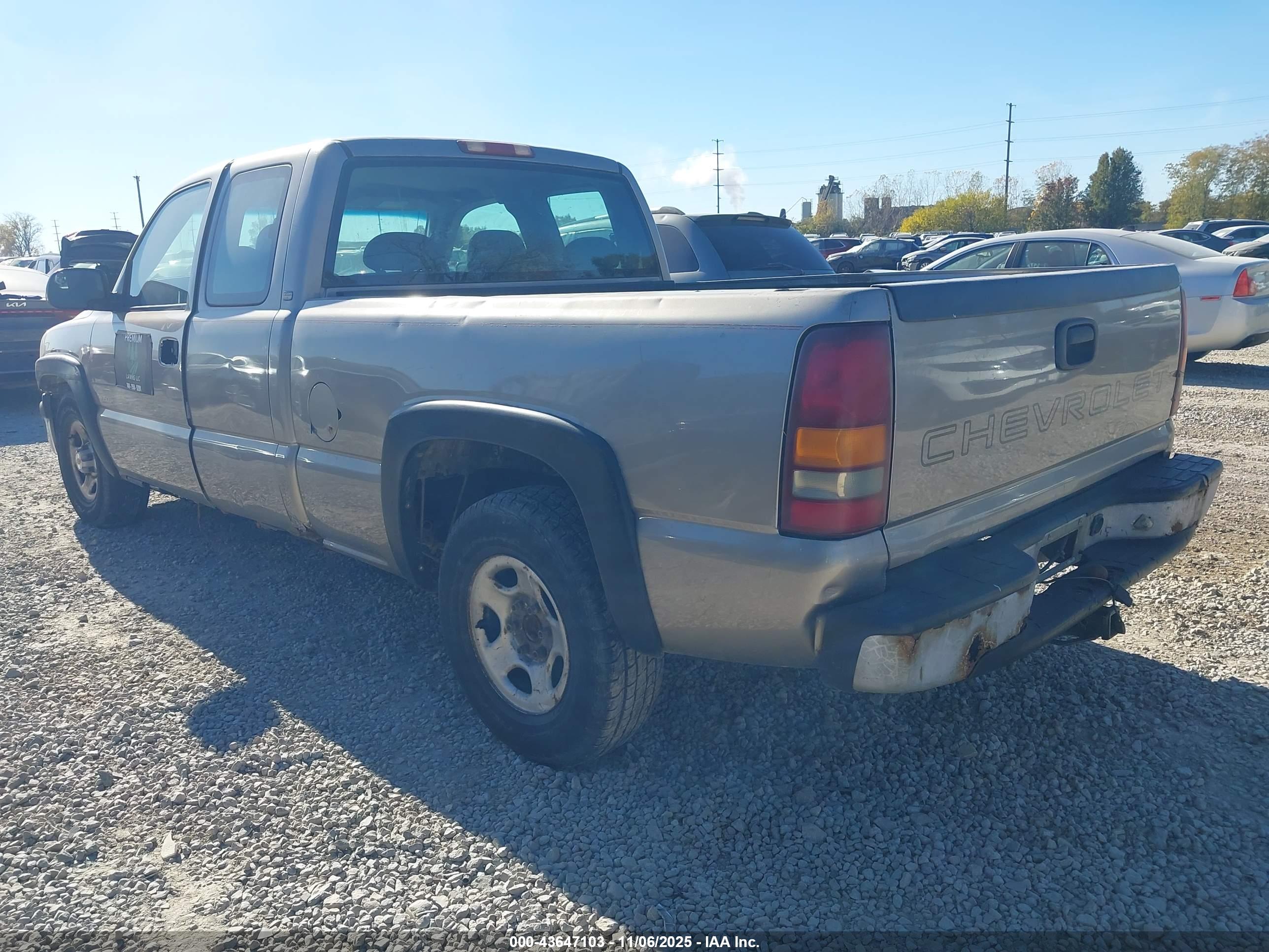CHEVROLET SILVERADO image 3