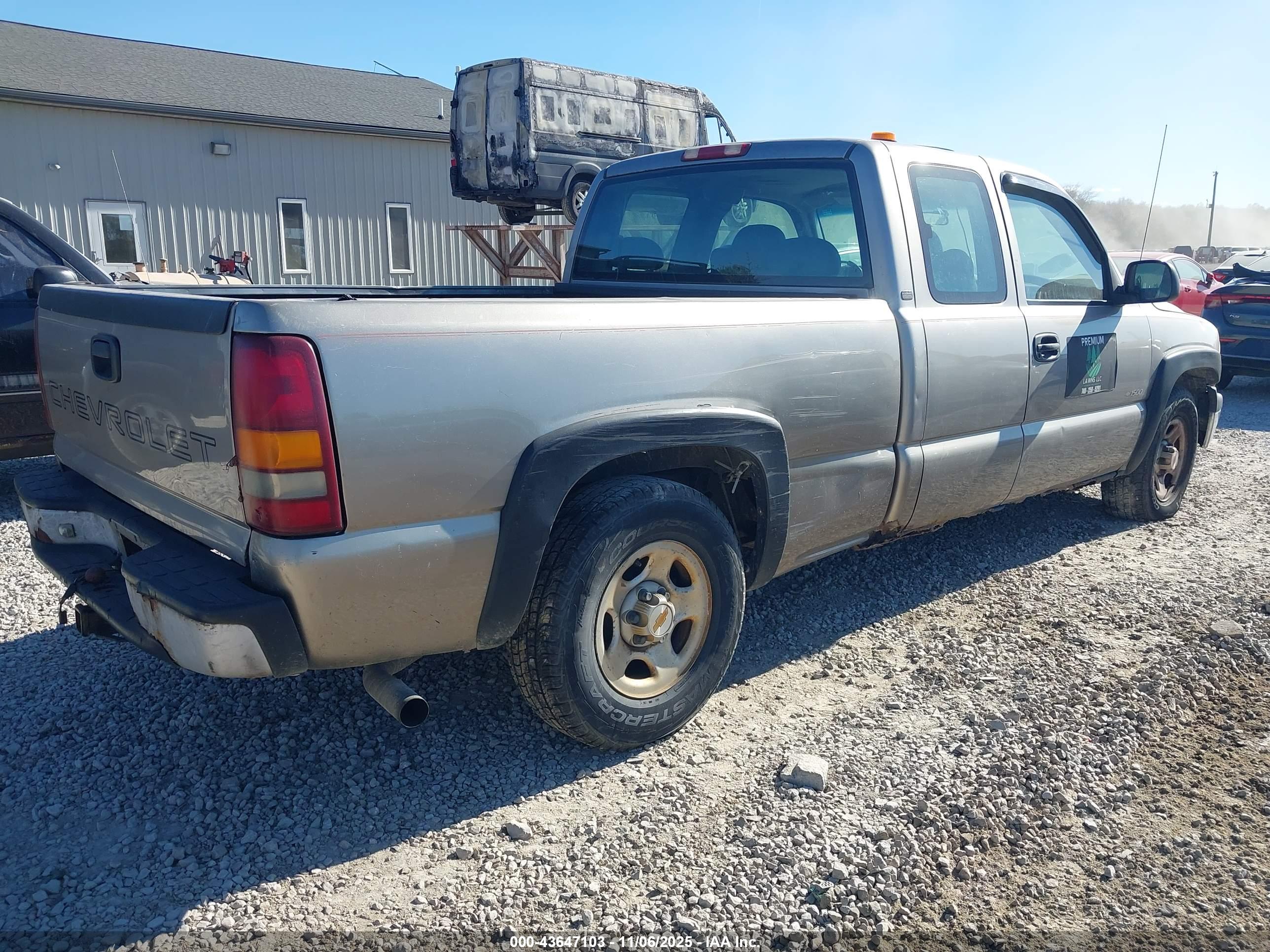 CHEVROLET SILVERADO image 4