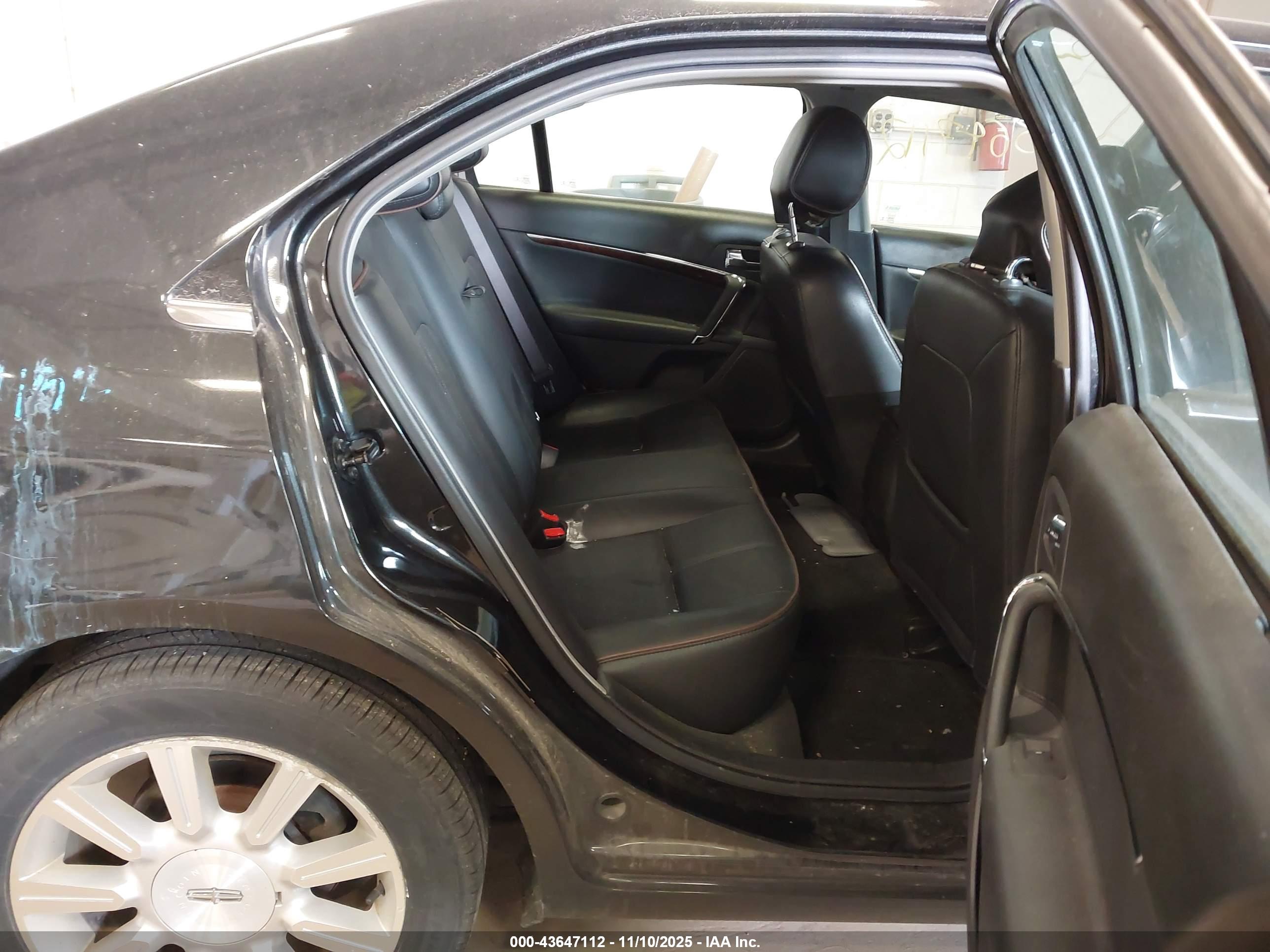 LINCOLN MKZ image 8