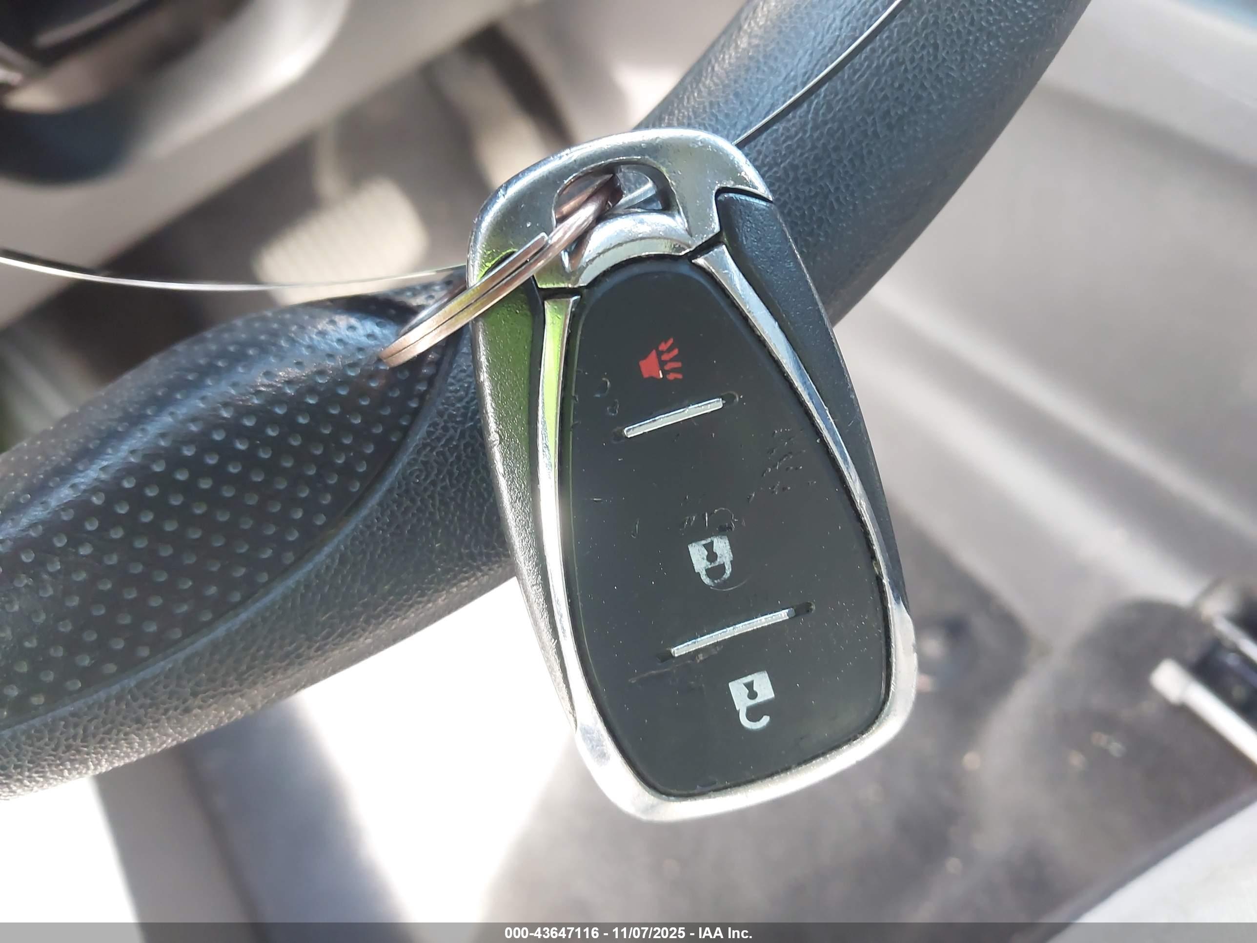 CHEVROLET EQUINOX image 11