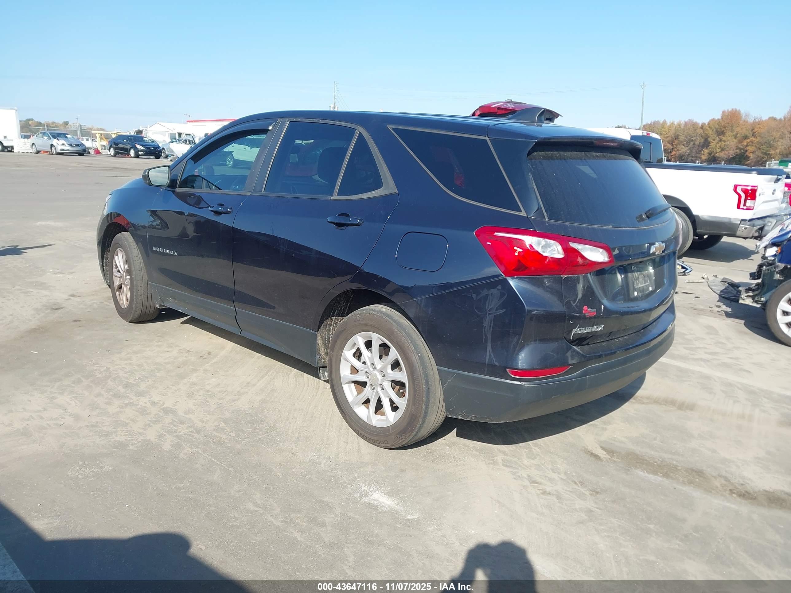 CHEVROLET EQUINOX image 3