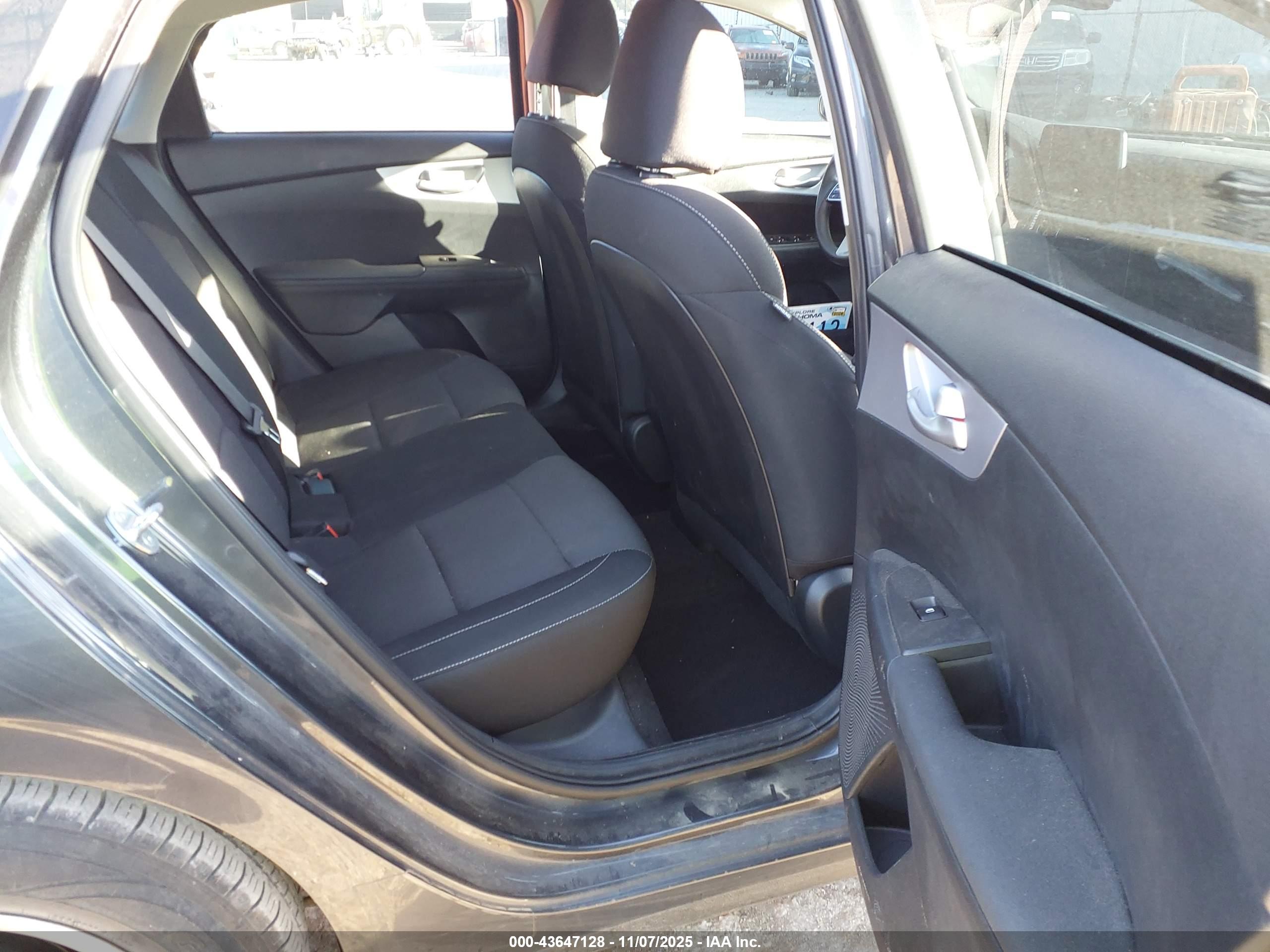 KIA FORTE image 8